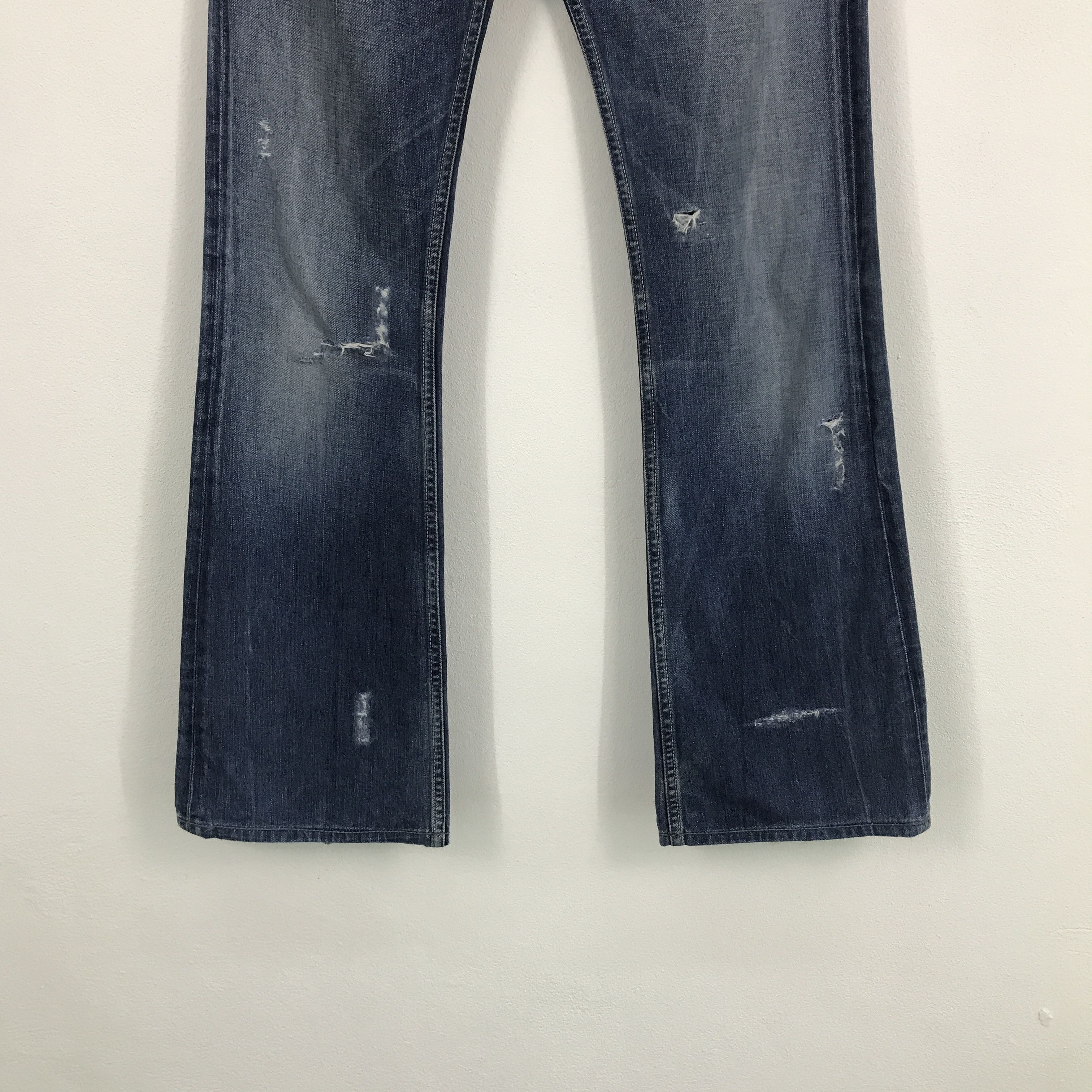 Diesel Bootcut Diesel industry distressed denim pants Size US 28 / EU 44 - 3 Thumbnail
