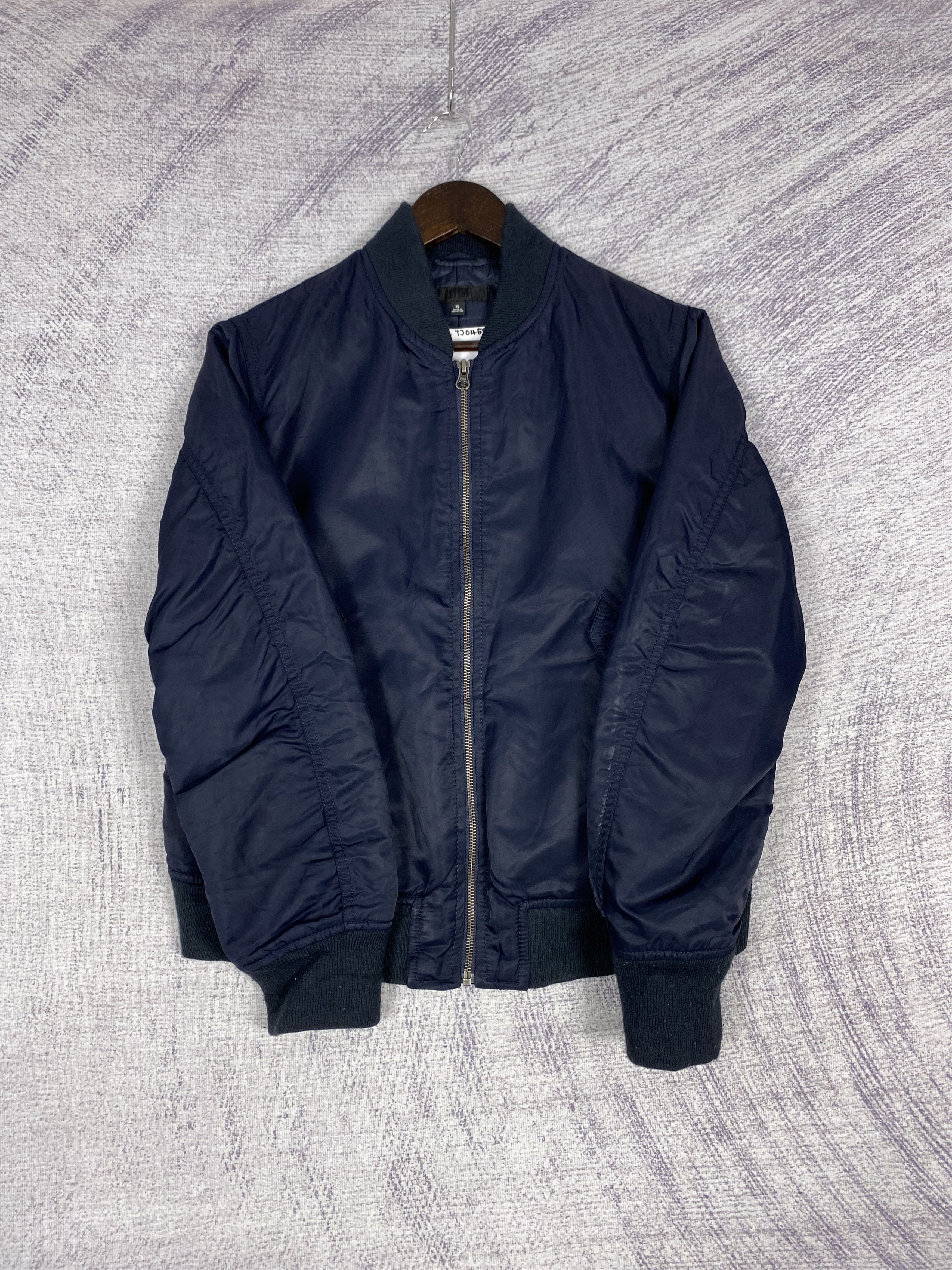 Uniqlo Vintage Uniqlo Zip Up Nylon Fabric Polyester Bombers Jacket Size US XL / EU 56 / 4 - 3 Thumbnail