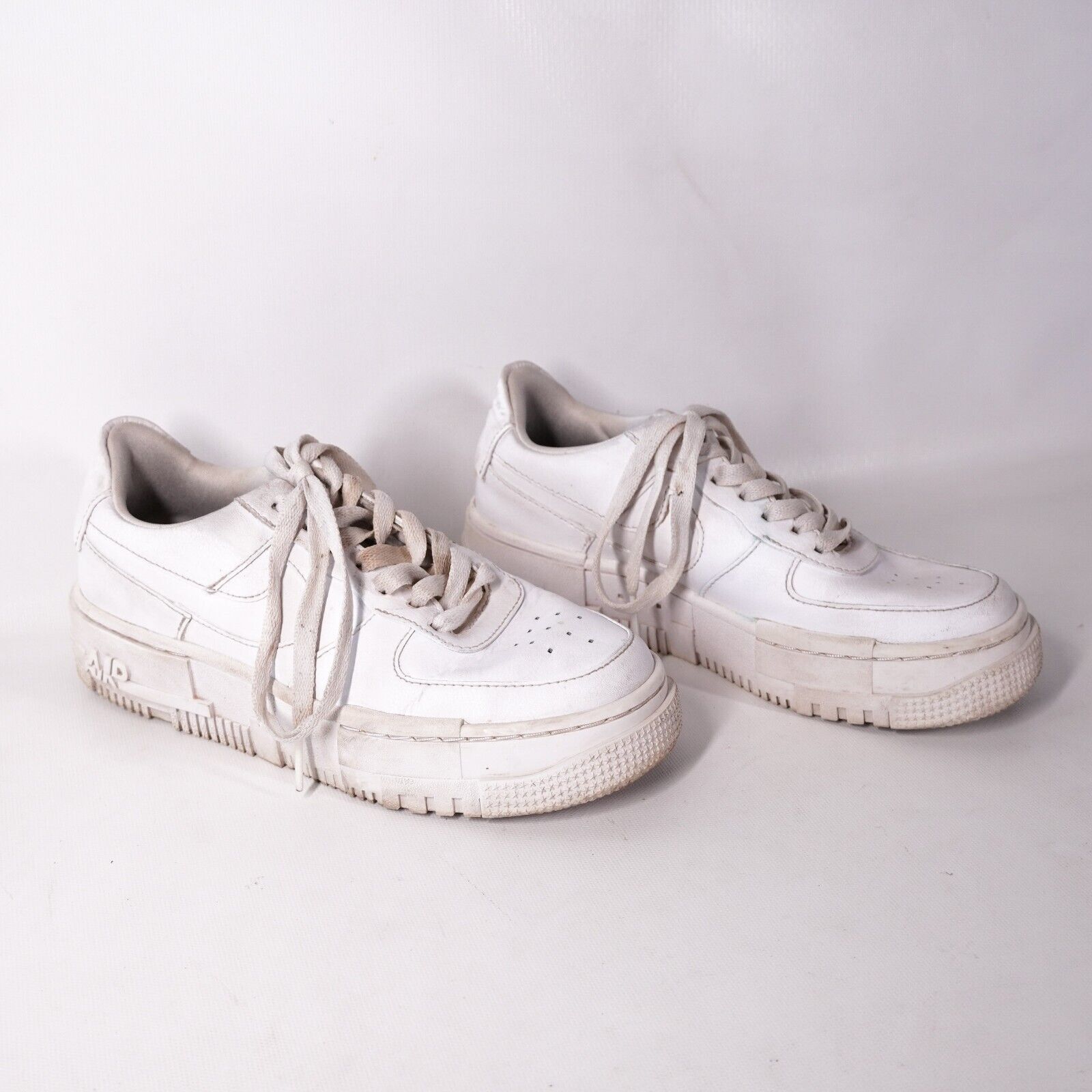 Nike Nike Air Force One Athletic Low Sneakers Women 5 Shoes Size US 5 / IT 35 - 1 Thumbnail