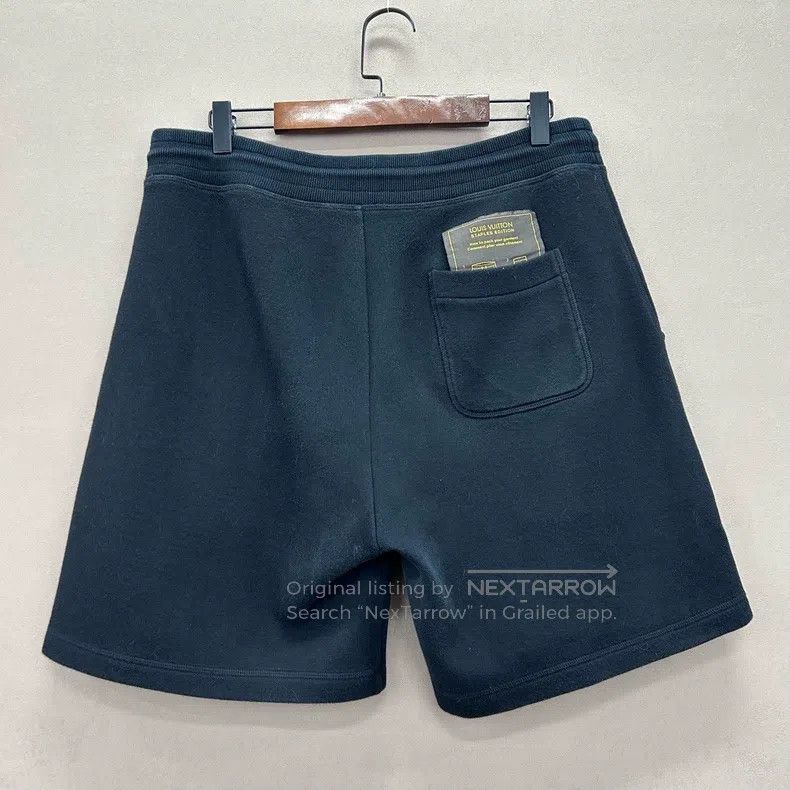 Louis Vuitton Louis Vuitton size s Black back pocket instruction book LOG Size US 28 / EU 44 - 2 Thumbnail
