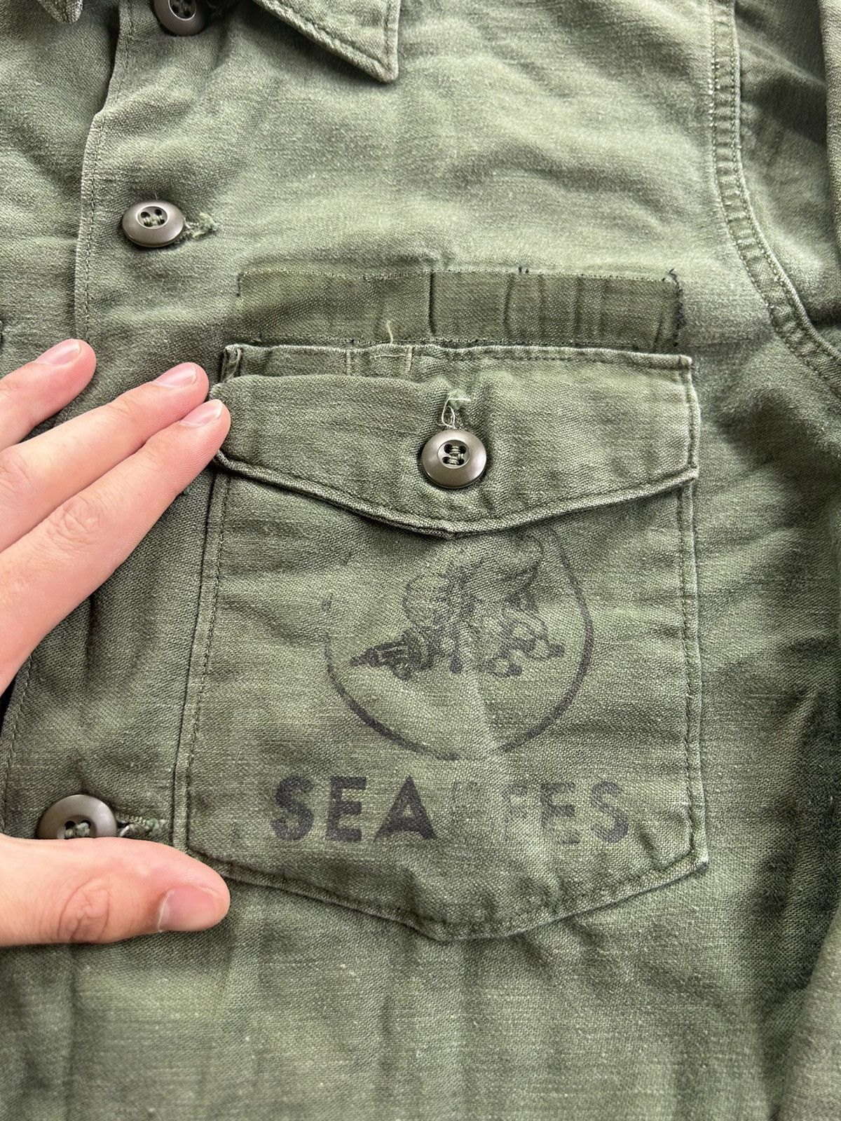 Vintage Vintage 1970s Vietnam Seabees Fatigue Print Shirt Size US S / EU 44-46 / 1 - 3 Thumbnail