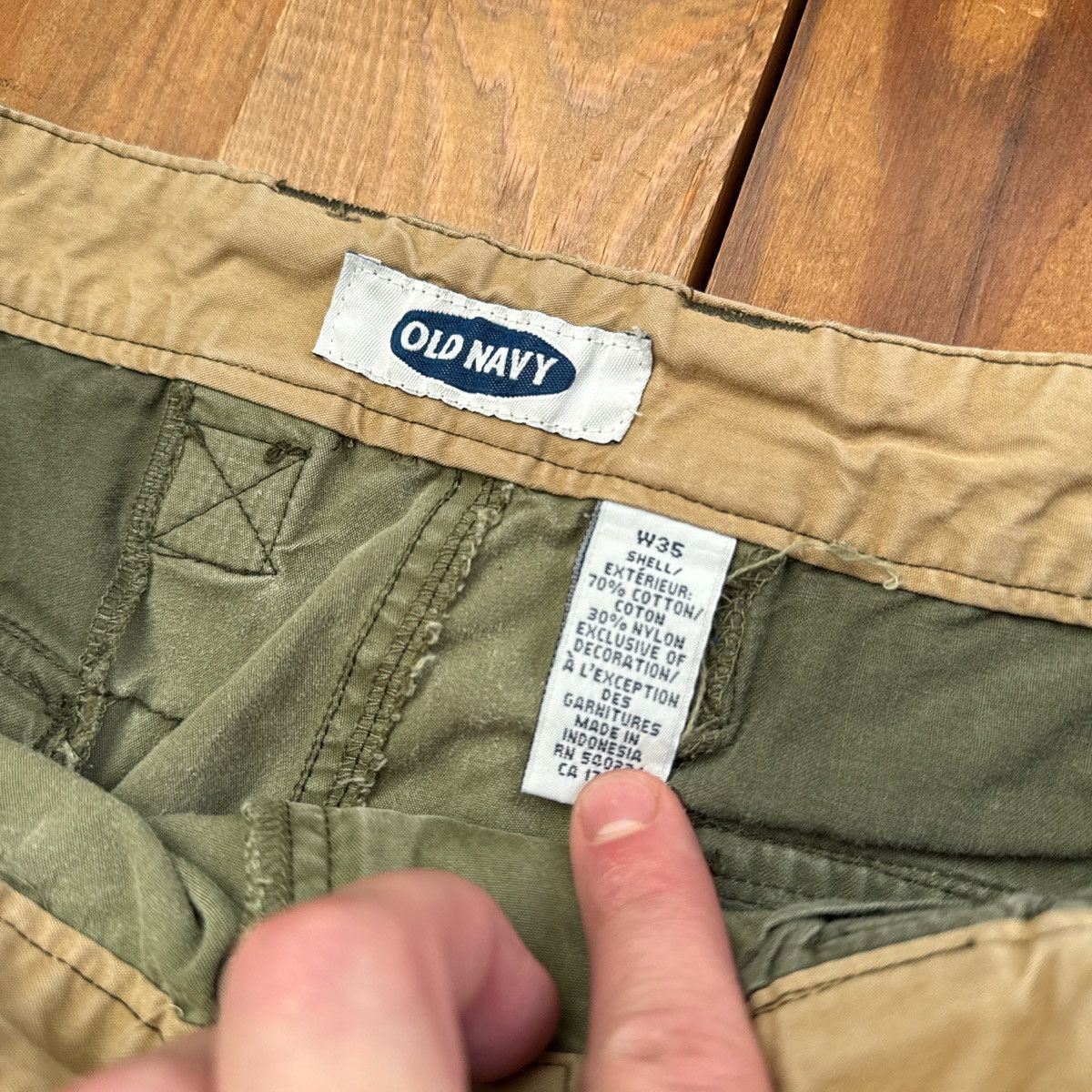 Old Navy Vintage Y2K Old Navy Green Tactical Cargo Shorts Size US 33 - 2 Thumbnail