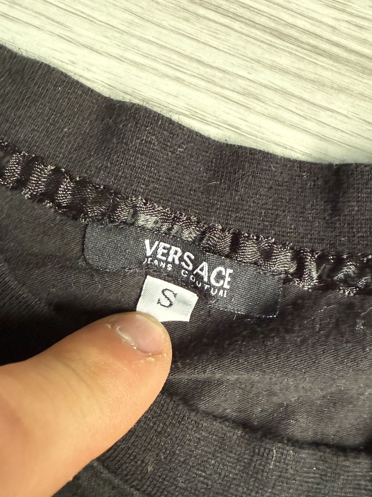 Versace × Versace Jeans Couture × Vintage Vintage Versace long sleeve tee Shirt logo Size US S / EU 44-46 / 1 - 4 Thumbnail