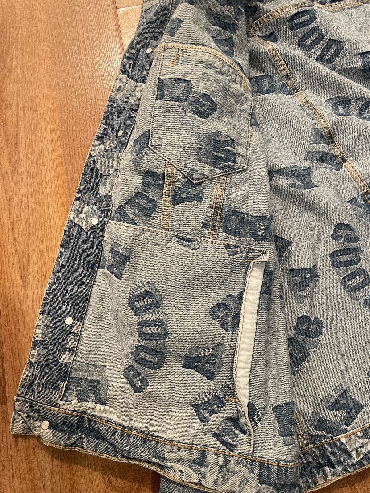 Vintage A Few Good Kids all over denim jacket Size US XL / EU 56 / 4 - 8 Thumbnail