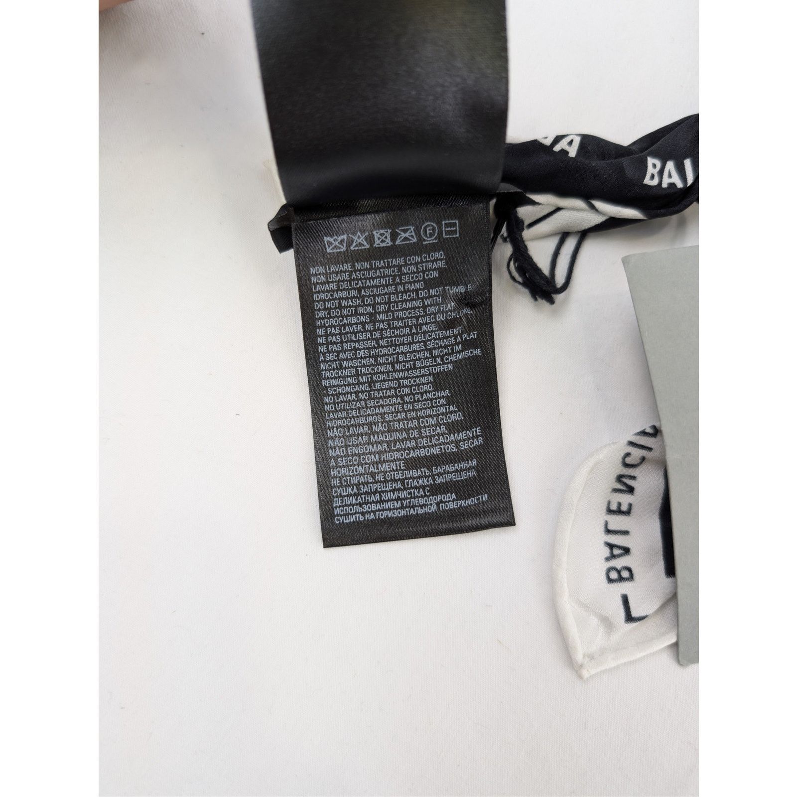 Balenciaga o1rshd1 Q:2/OS/ SC All Over Cropped Jacquard BB Monogram Tie Size ONE SIZE - 12 Thumbnail