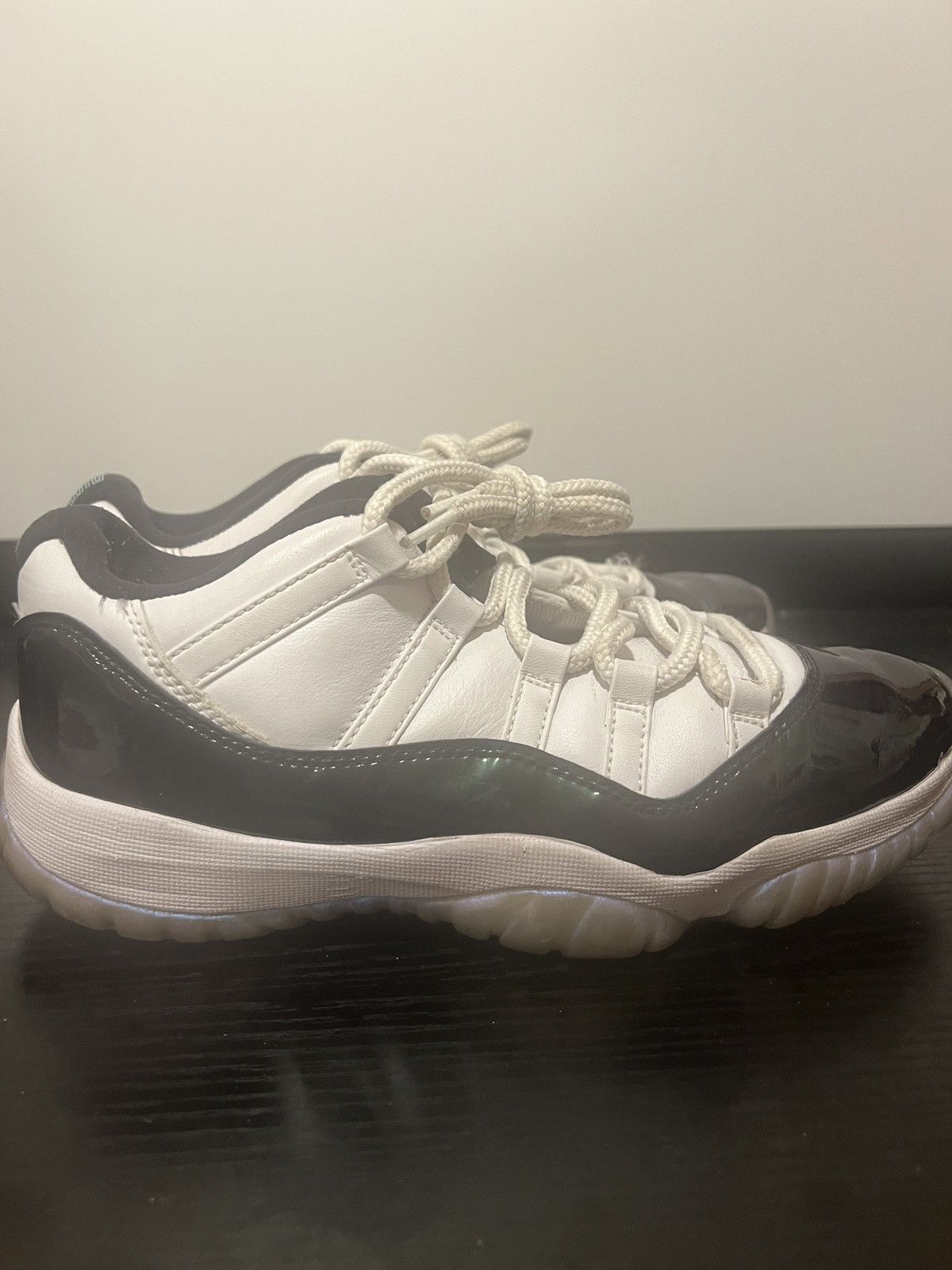 Jordan Brand SIZE 8 MEN - Nike Air Jordan 11 Retro Low Emerald Black Size US 8 / EU 41 - 3 Thumbnail