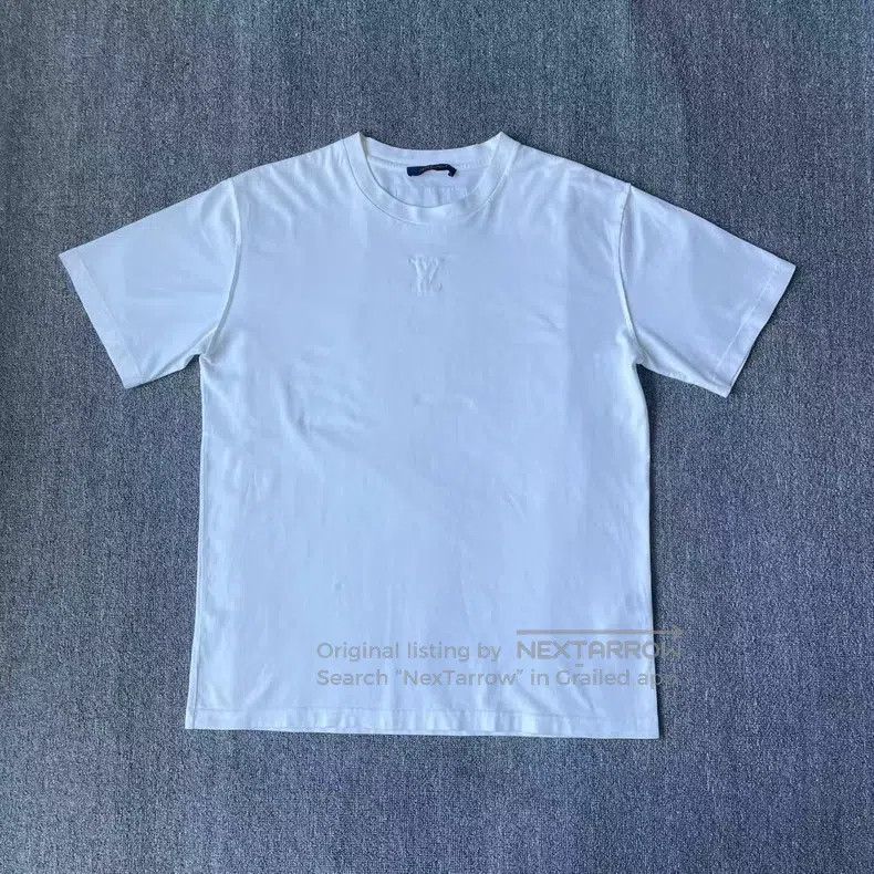 Louis Vuitton Louis Vuitton White embossed short sleeve Size US XL / EU 56 / 4 - 1 Thumbnail