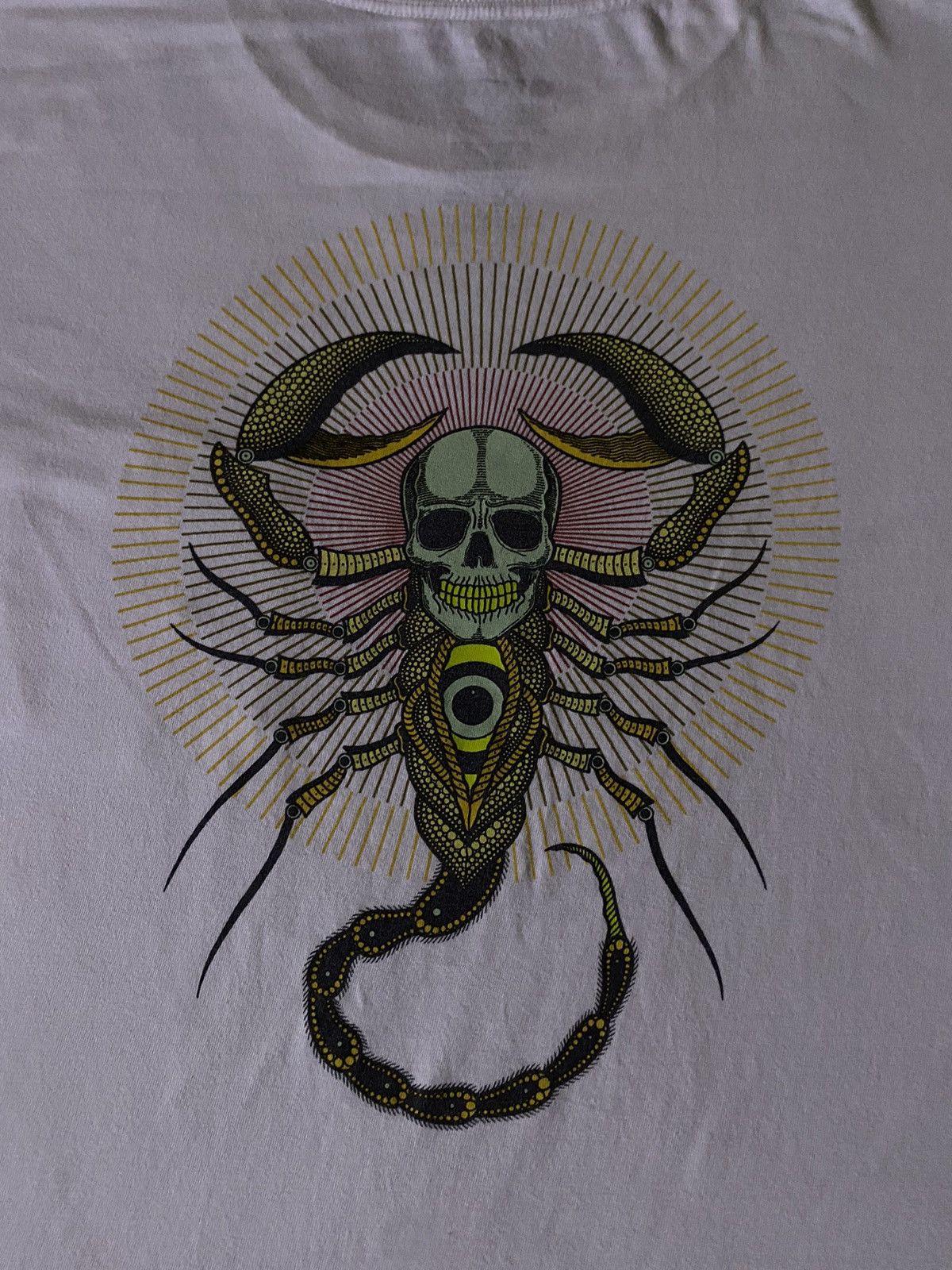 Billabong × Japanese Brand Billabong Single Pocket Over Print Scorpions Back Side Tee Size US L / EU 52-54 / 3 - 3 Thumbnail