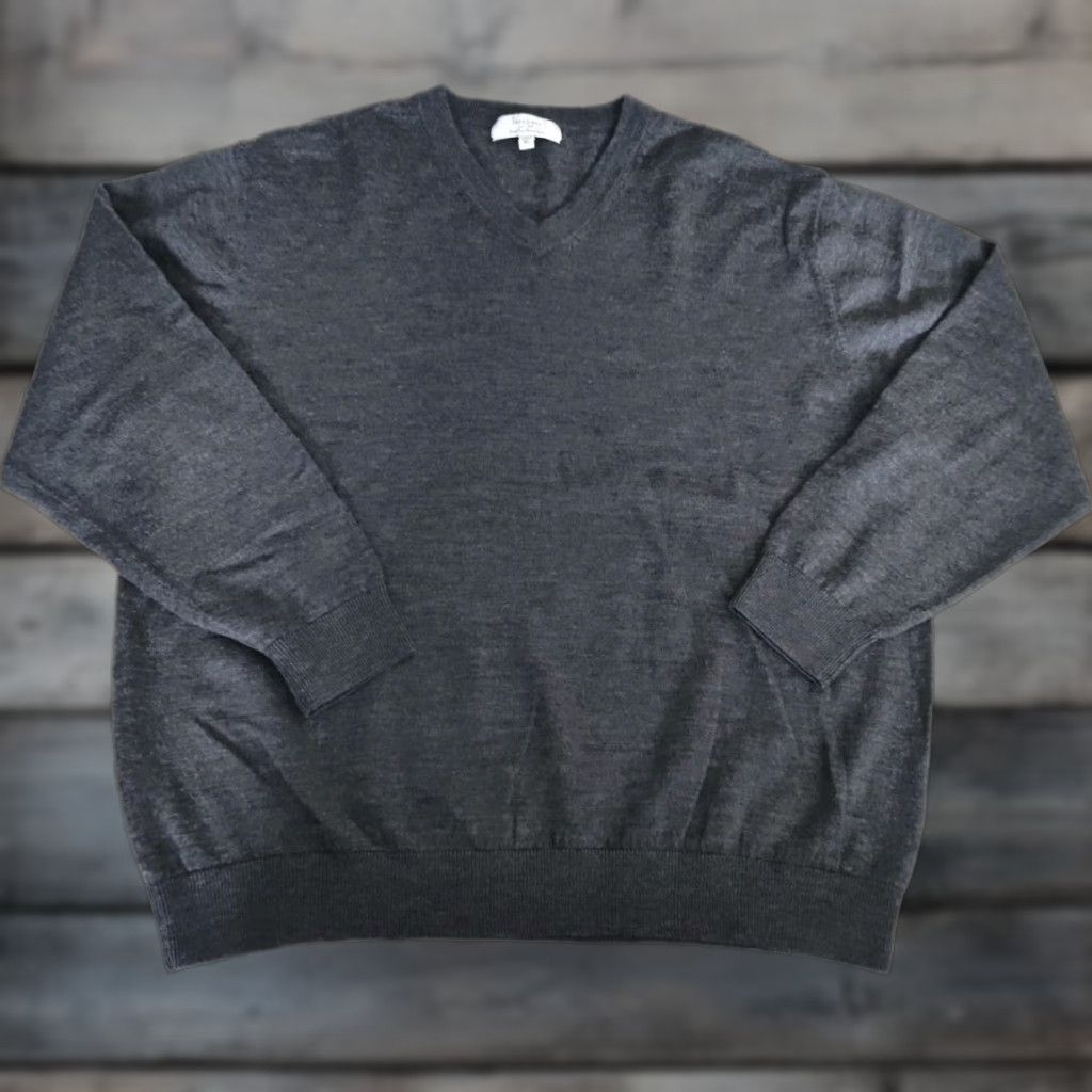 Vintage Turnbury Men's V-Neck Sweater XL Gray 100% Extra Fine Merino Wool Classic Pullover Lightweight Breathable Size US XL / EU 56 / 4 - 1 Thumbnail