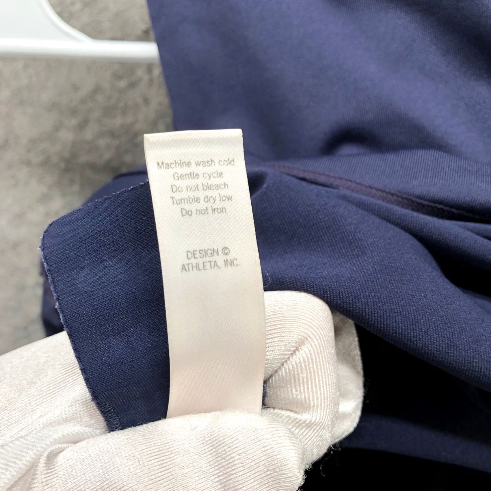 Athleta Athleta V-Neck Support Tank Top Womens 36B Empire Navy Ruched Built in Bra Size XS / US 0-2 / IT 36-38 - 6 Thumbnail