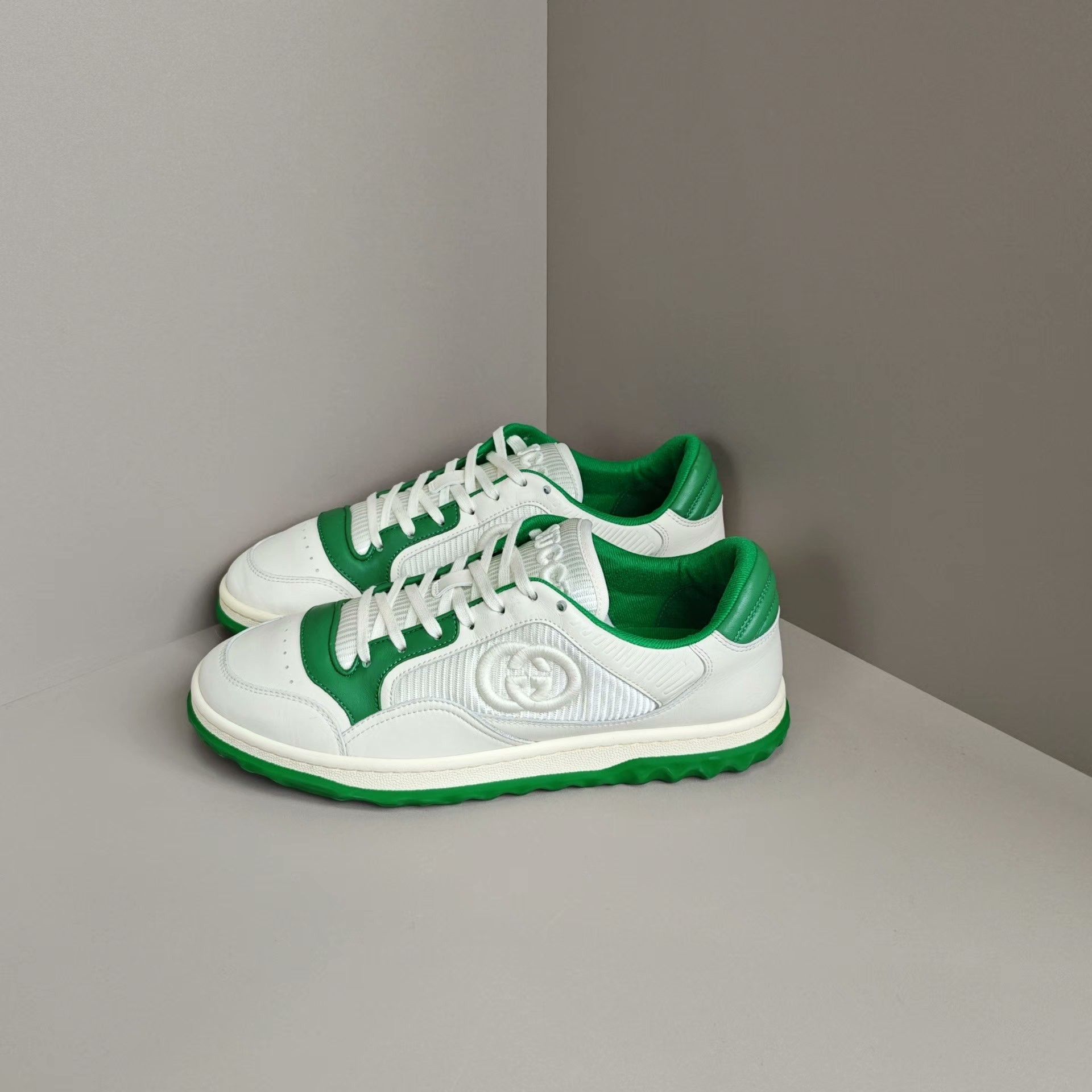 Gucci Gucci Lowtop Sneakers 7 Men Size US 7 / EU 40 - 1 Thumbnail