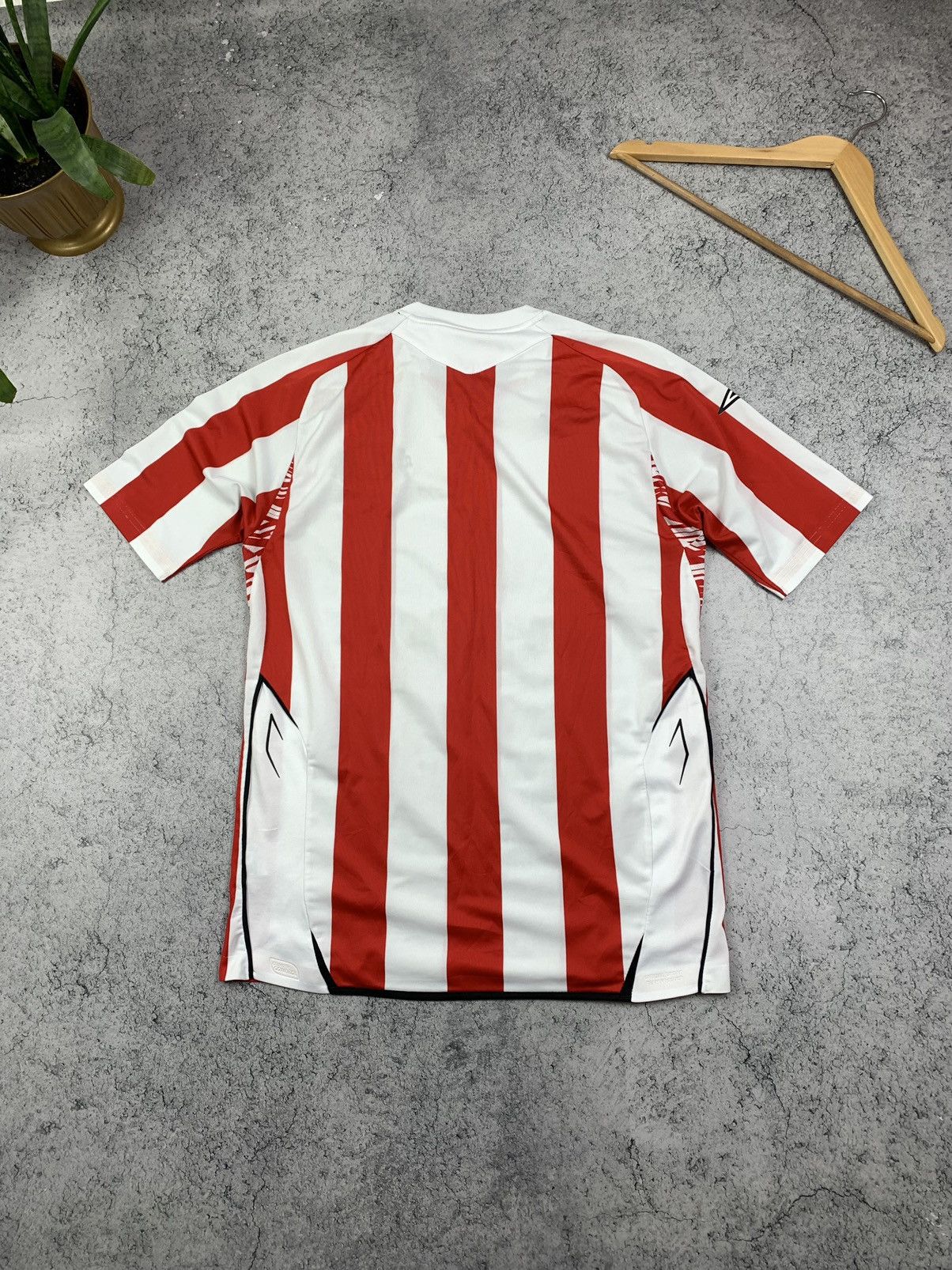 Umbro × Vintage Umbro Sunderland FC Vintage 2007-2008 Home Shirt Size M Size US M / EU 48-50 / 2 - 7 Thumbnail