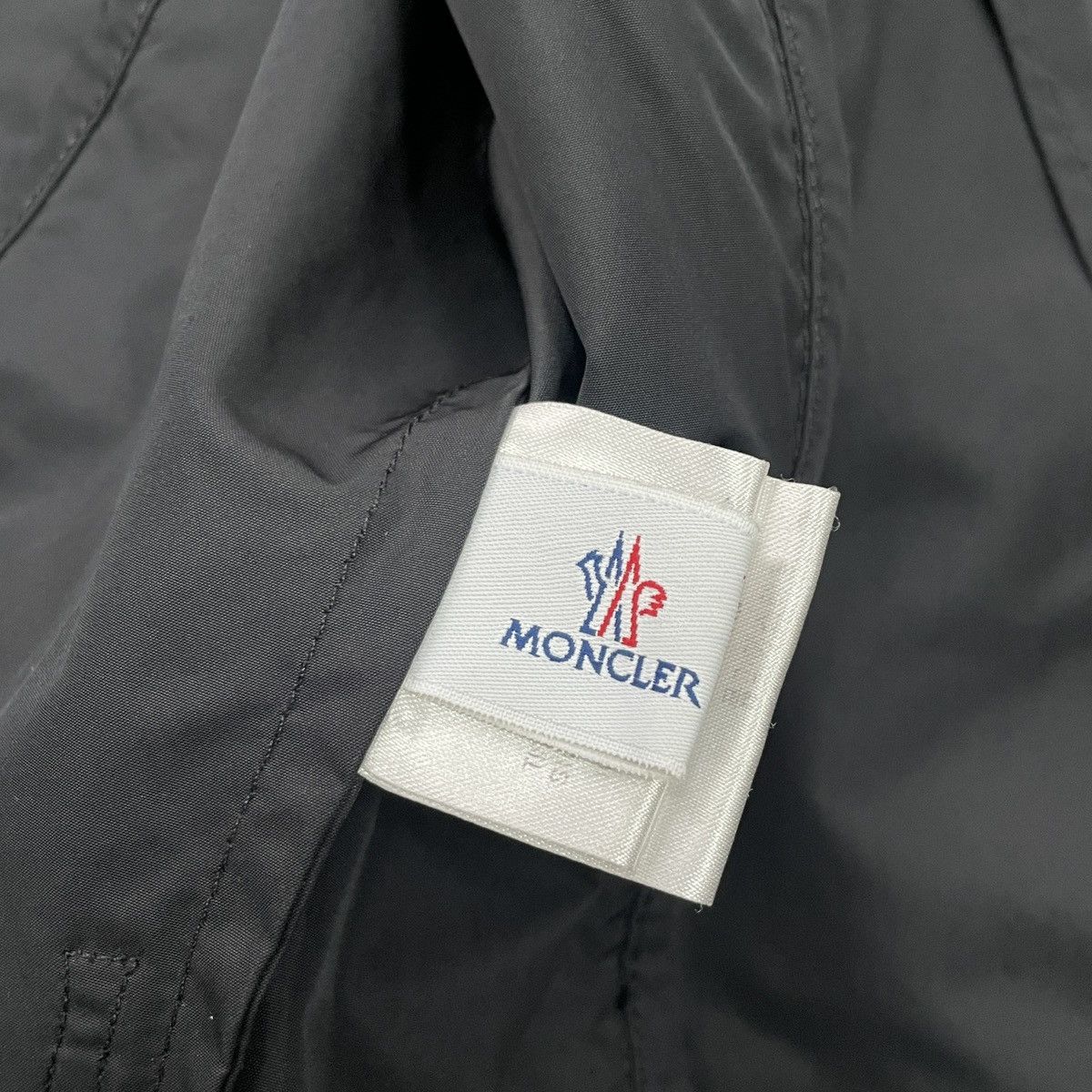 Moncler Authentic Moncler Nerine Women Jacket Size 3 (M) Size M / US 6-8 / IT 42-44 - 16 Thumbnail