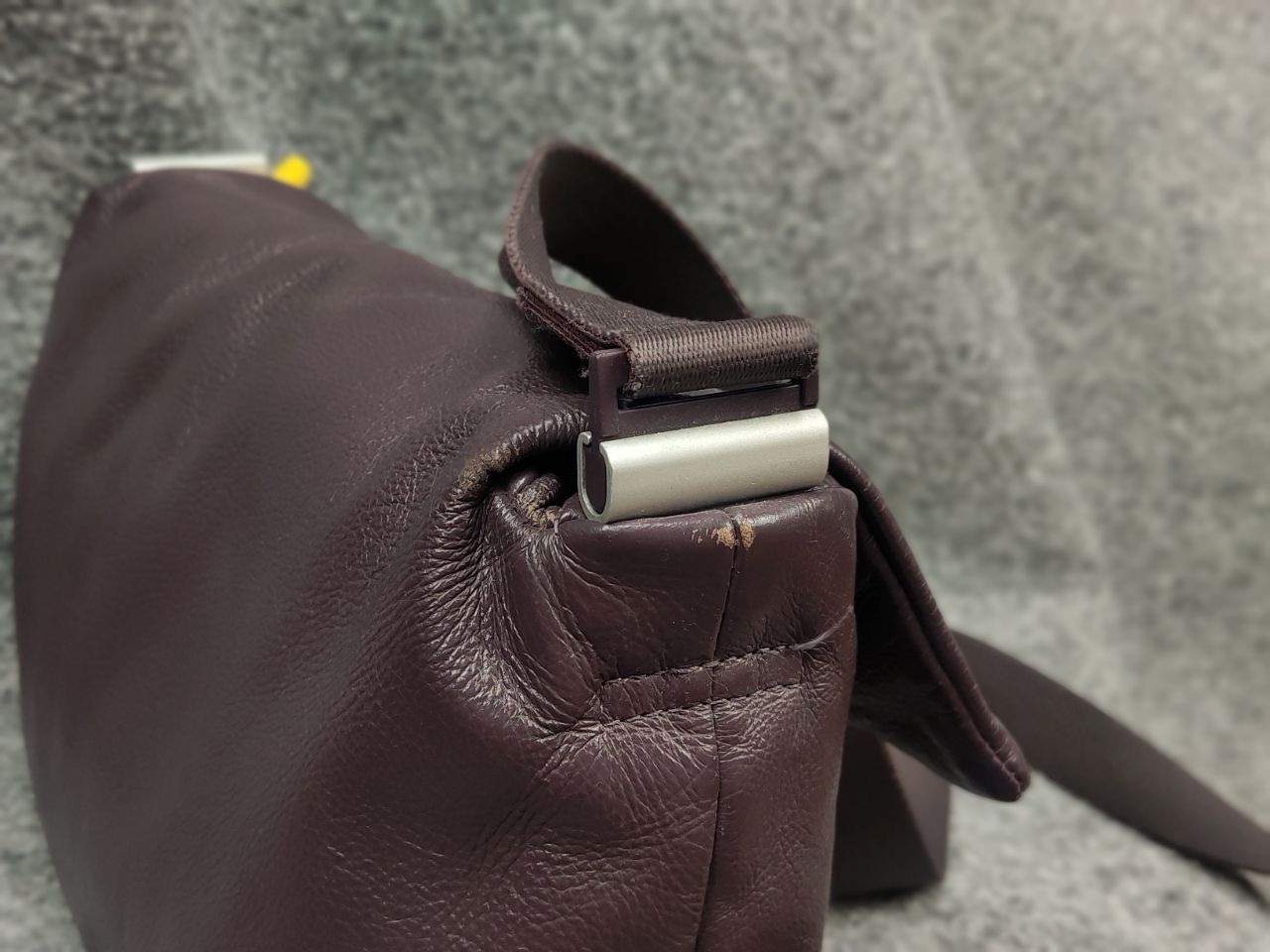 Mandarina Duck Mandarin Duck Design Dark purple leather Crossbody Bag Size ONE SIZE - 9 Thumbnail
