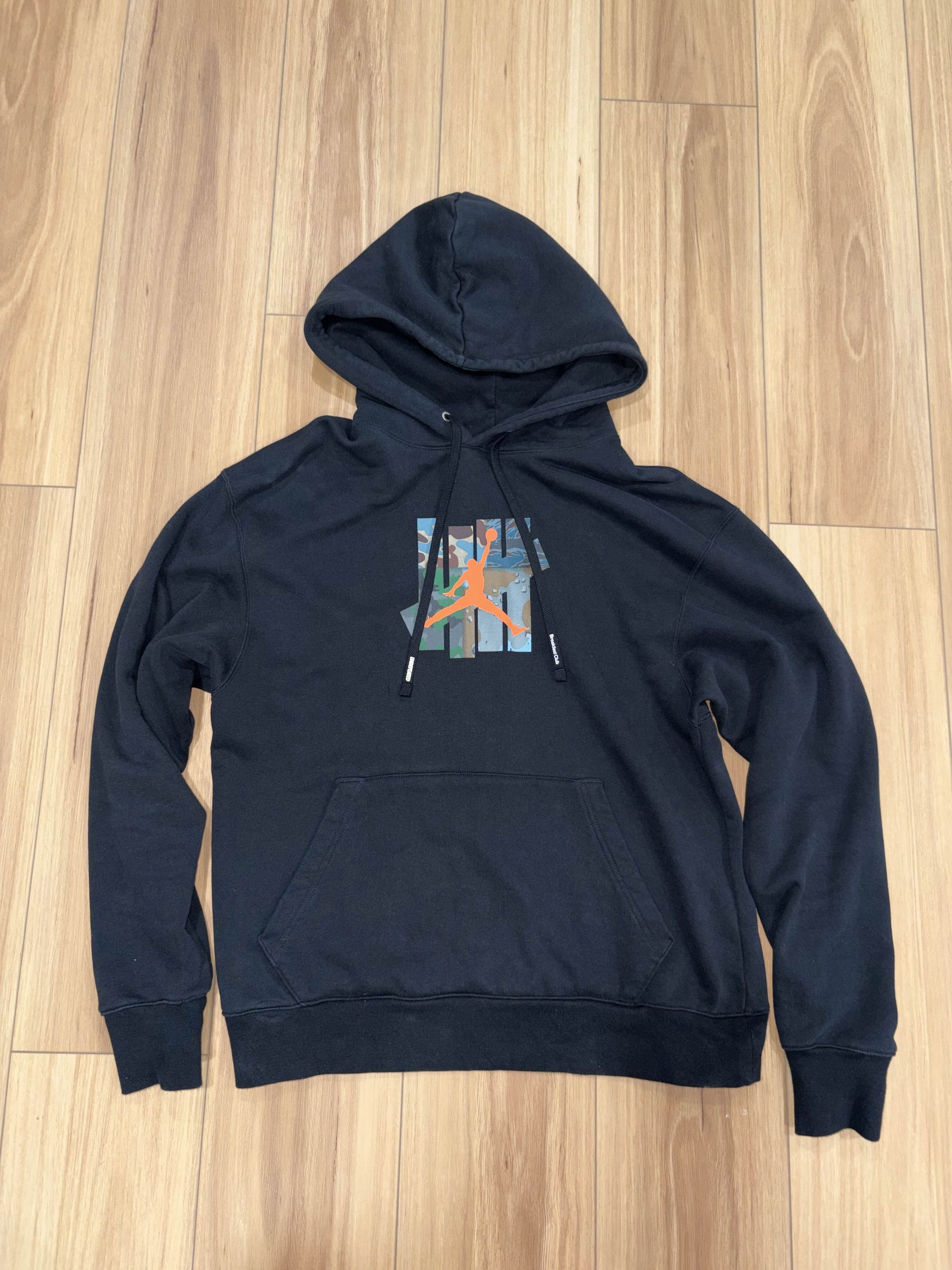 Jordan Brand × Undefeated Air Jordan x Undefeated Hoodie 'Black' DX4299 010 Size US M / EU 48-50 / 2 - 3 Thumbnail