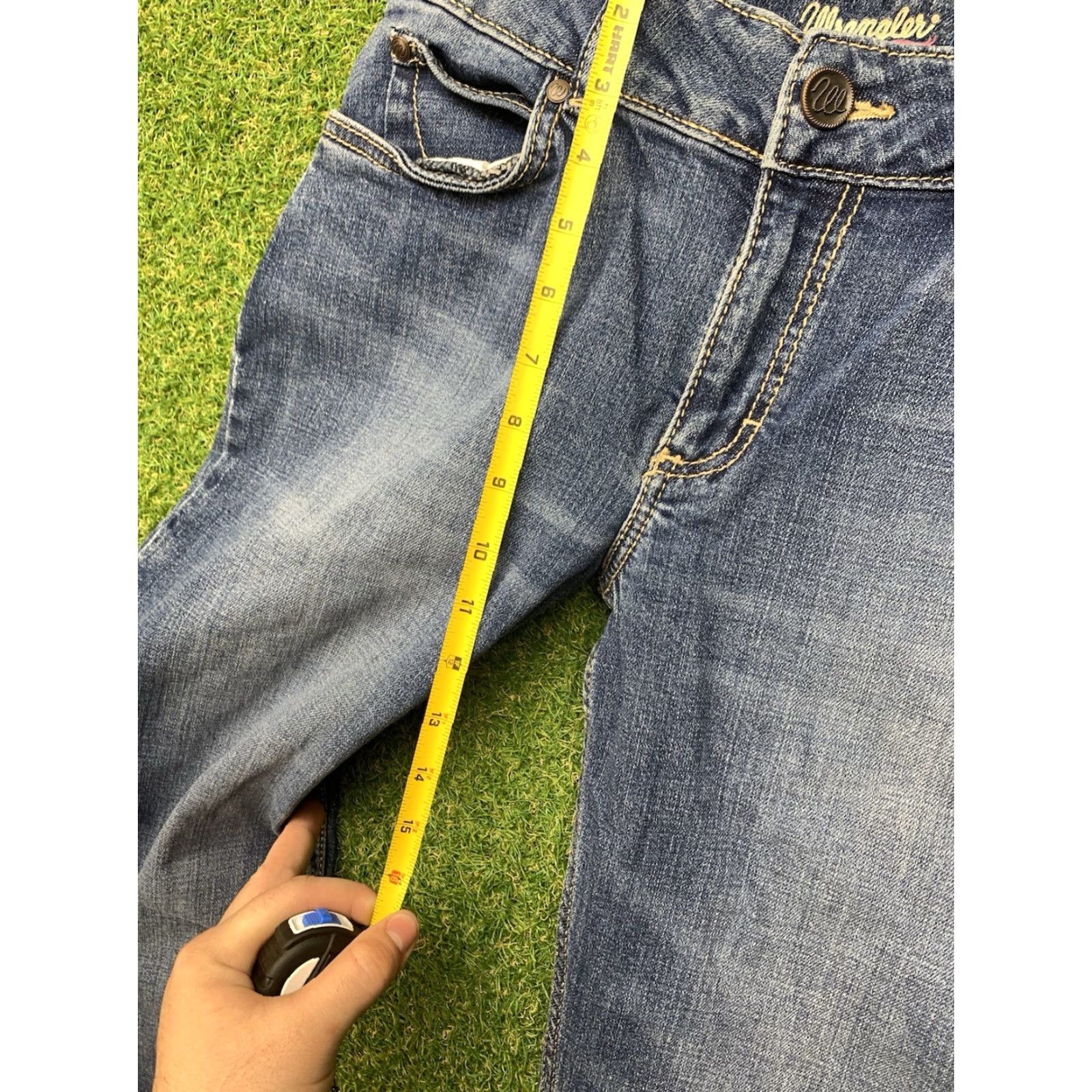 Wrangler VINTAGE Wrangler Flare Leg Denim Jeans Womens 9/10 28x33 Raw Hem Western Cowboy Mae Wrangler Retro Regular Denim Blue 5-Pocket Mens? Size 32" / US 10 / IT 46 - 4 Thumbnail