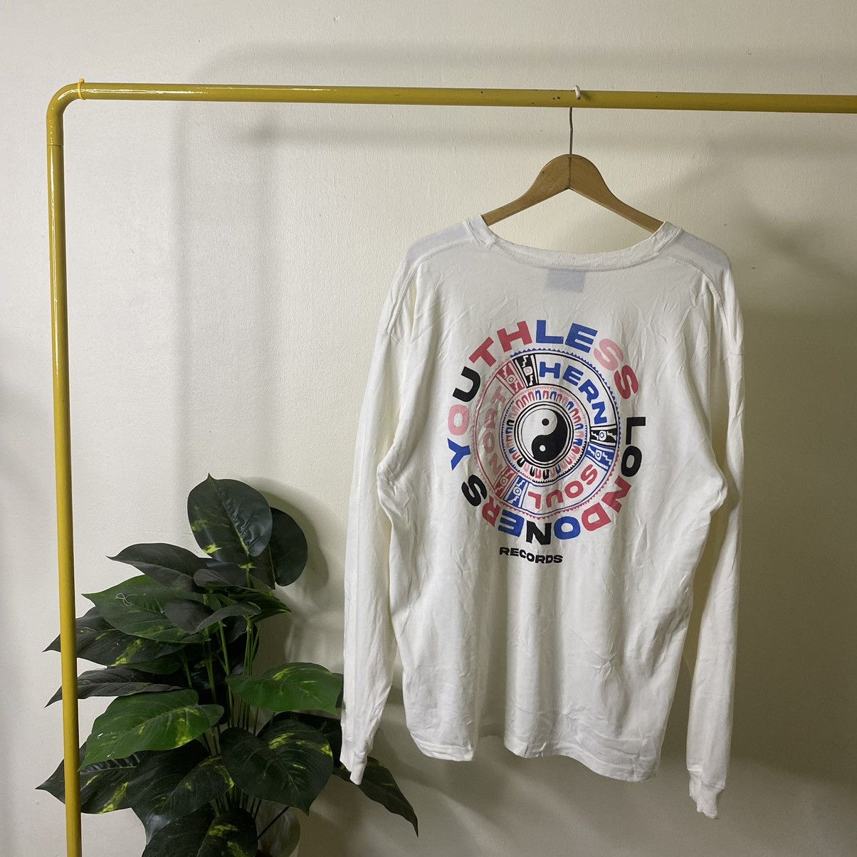 Journal Standard Journal Standard x Youthless Londoners Graphic LS Tee Size US L / EU 52-54 / 3 - 1 Thumbnail