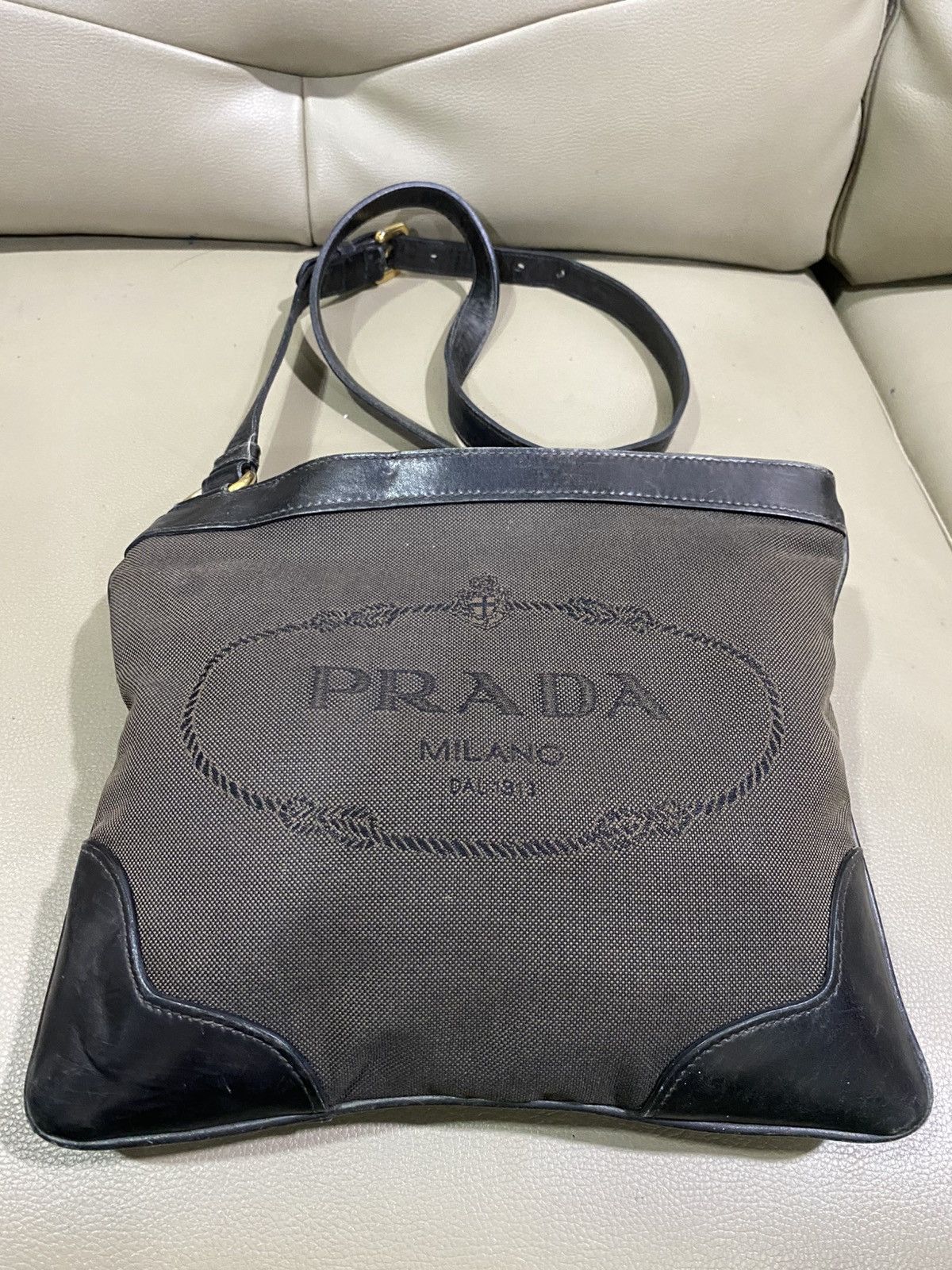 Prada Authentic Prada Milano Saffiano Crossbody Sling Bag Size ONE SIZE - 1 Thumbnail