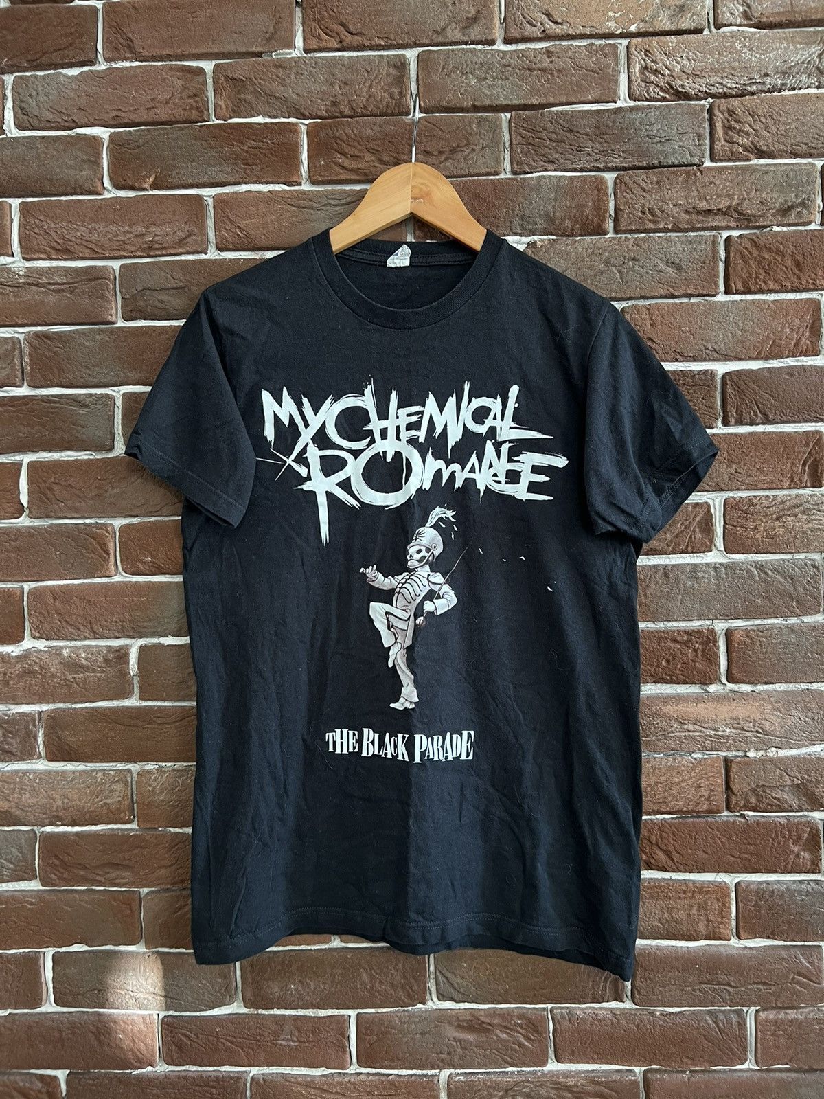 Band Tees Rare Vintage Y2K My Chemical Romance Black Parad Band Tshirt Size US M / EU 48-50 / 2 - 1 Thumbnail