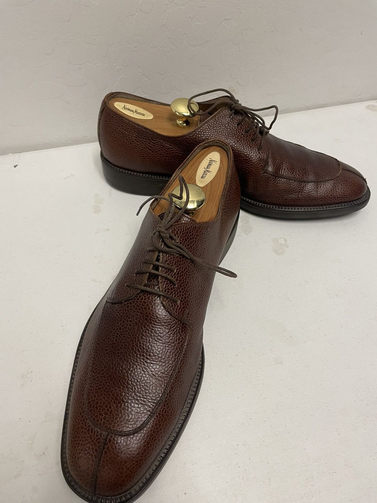 Salvatore Ferragamo Pebbled Leather Split Toe Oxford Size US 10.5 / EU 43-44 - 1 Thumbnail