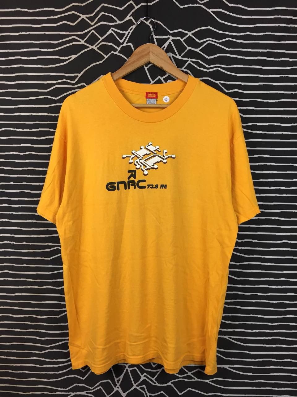 Vintage Vtg Generic Costume GNRC 73.8 FM Graphic Made in USA Tee Size US L / EU 52-54 / 3 - 1 Thumbnail