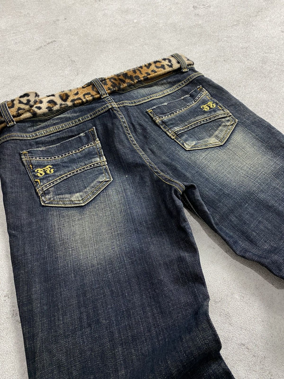 Tornado Mart 2000s Fanup middle wash claw wark flare jean Size US 32 / EU 48 - 4 Thumbnail