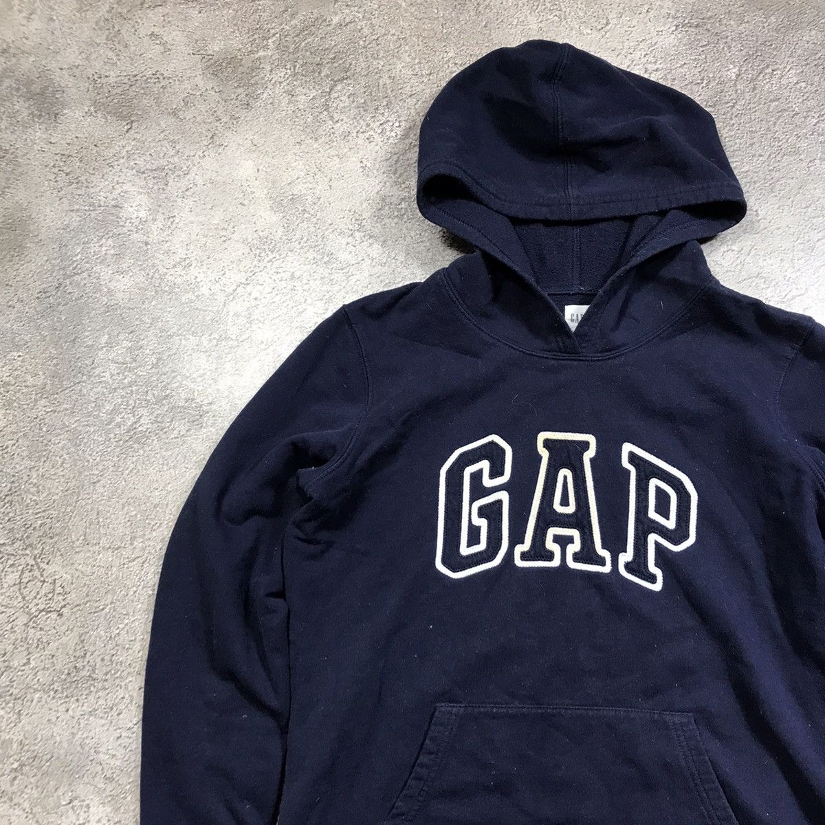 Vintage Vintage 90s Gap Faded Embroidered Logo Hoodie Streetwear M Size M / US 6-8 / IT 42-44 - 2 Thumbnail