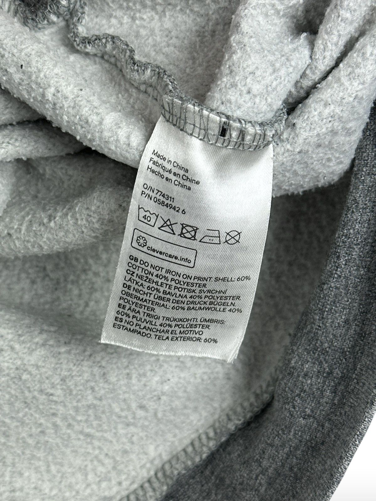 H&M × The Weeknd H&M x The Weeknd XO Heart Big Logo Men’s Gray Hoodie Merch Size US M / EU 48-50 / 2 - 7 Thumbnail