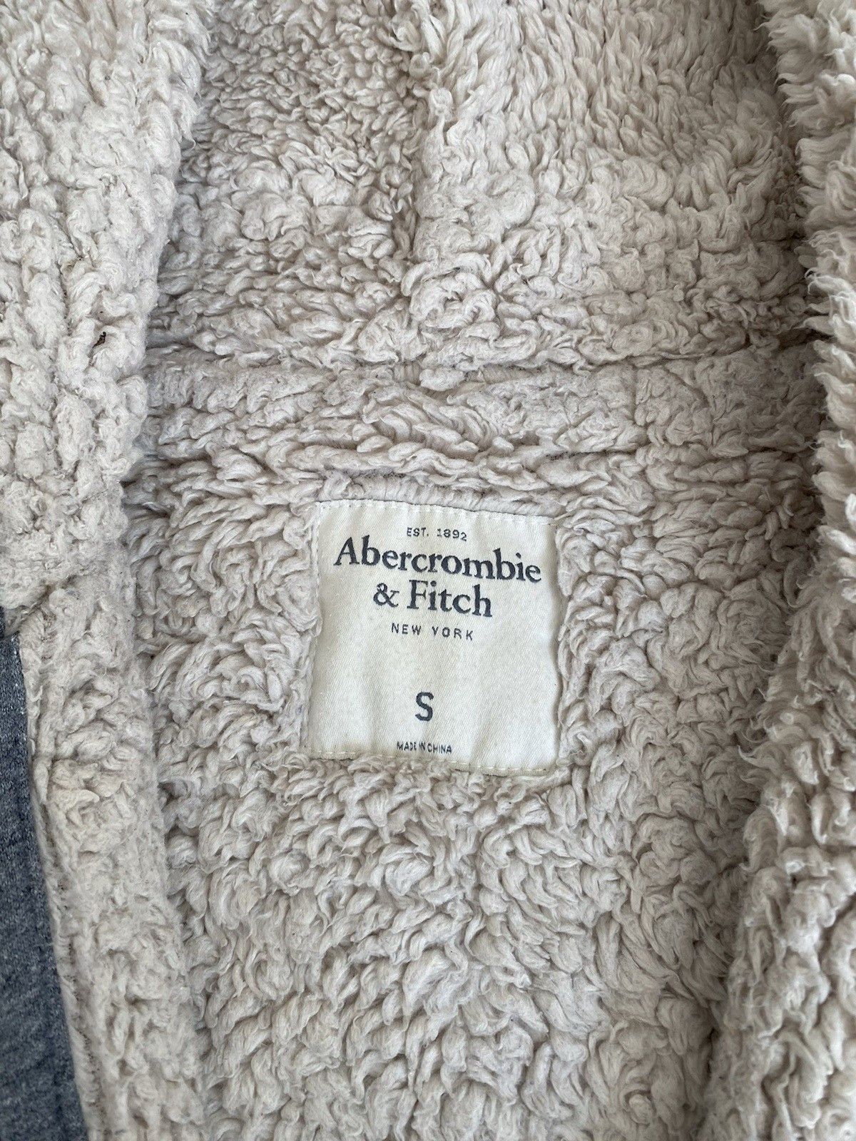 Abercrombie & Fitch Y2k Abercrombie Fitch Fur Spell Out Hoodie Size US M / EU 48-50 / 2 - 11 Thumbnail