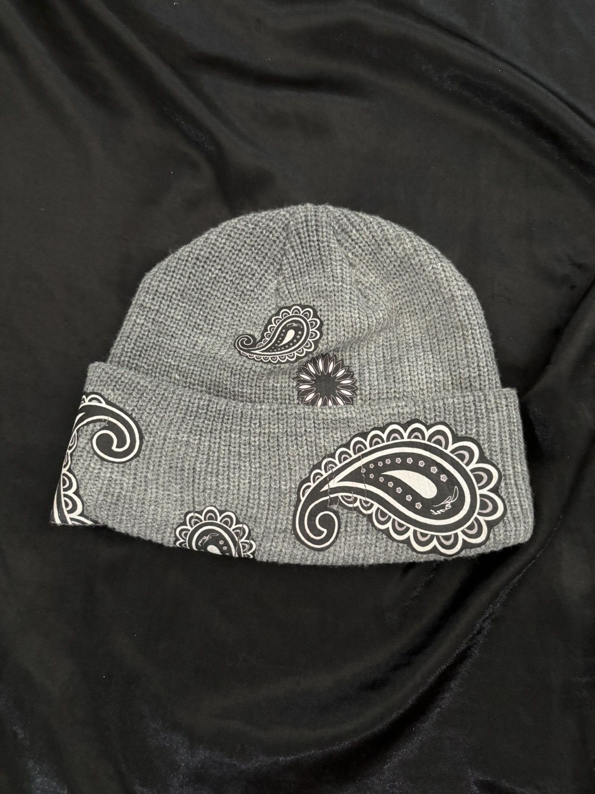 Japanese Brand × Vintage Paisley Beanie Grey Size ONE SIZE - 1 Thumbnail