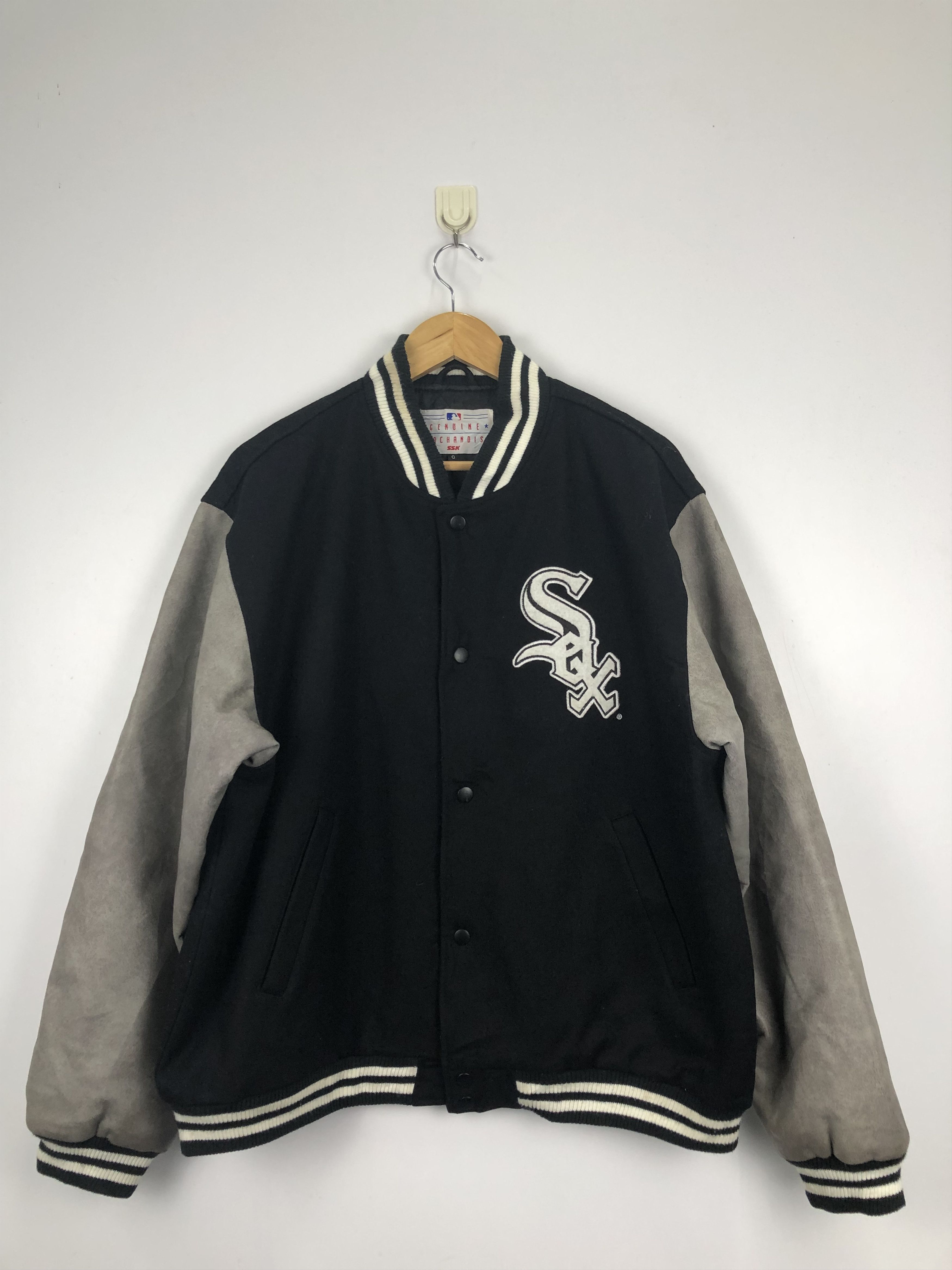MLB Vintage 90s Sox MLBP Varsity Jacket Leather V0379 Size US L / EU 52-54 / 3 - 1 Thumbnail
