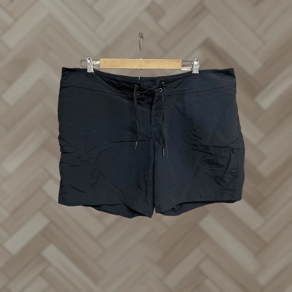 Eddie Bauer VINTAGE Eddie Bauer Nylon Lightweight Board Shorts Surf Swim Hiking Black Women's 16W Plus Sz 16W Black Beach/Summer Womens Board Shorts Size 38" / US 16 / IT 52 - 1 Thumbnail