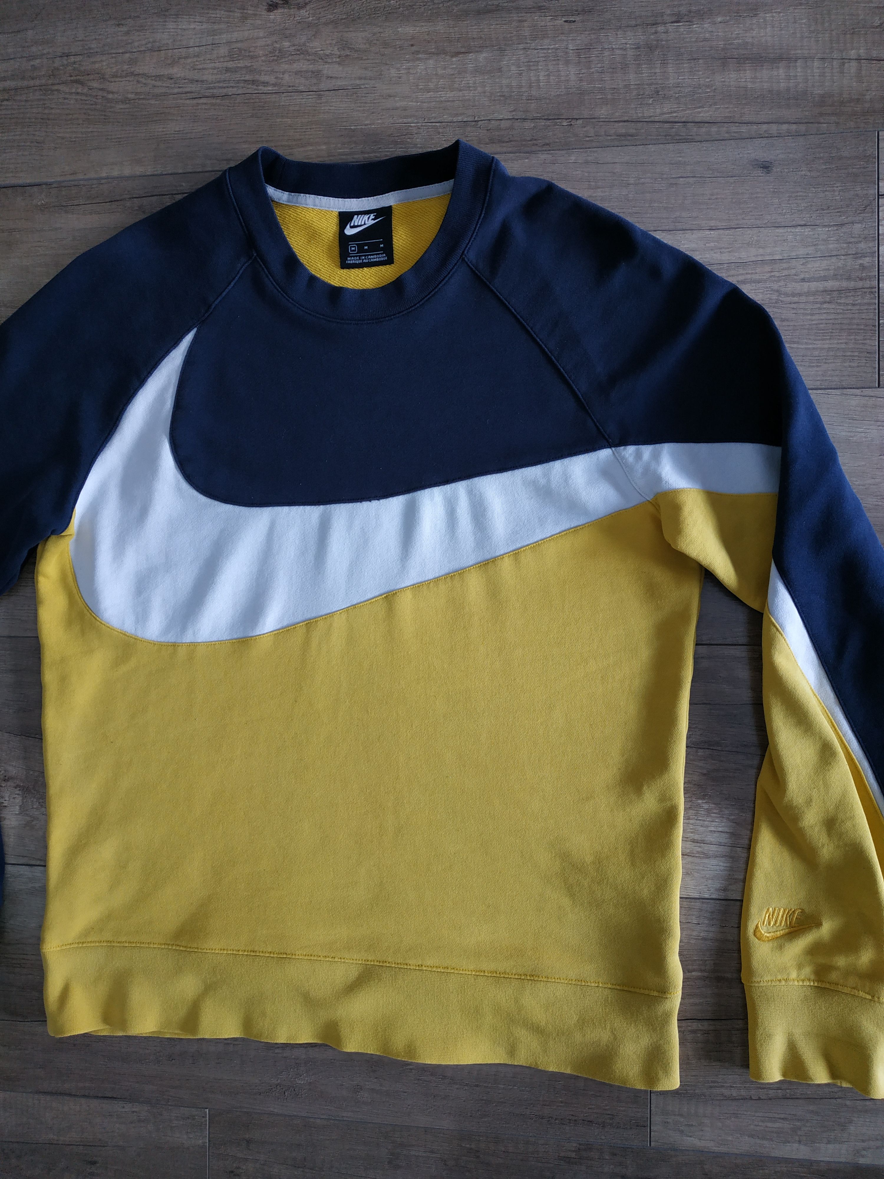 Nike NIKE Sportswear Men's Swoosh Logo Sweatshirt, s. MEDIUM Size US M / EU 48-50 / 2 - 2 Thumbnail