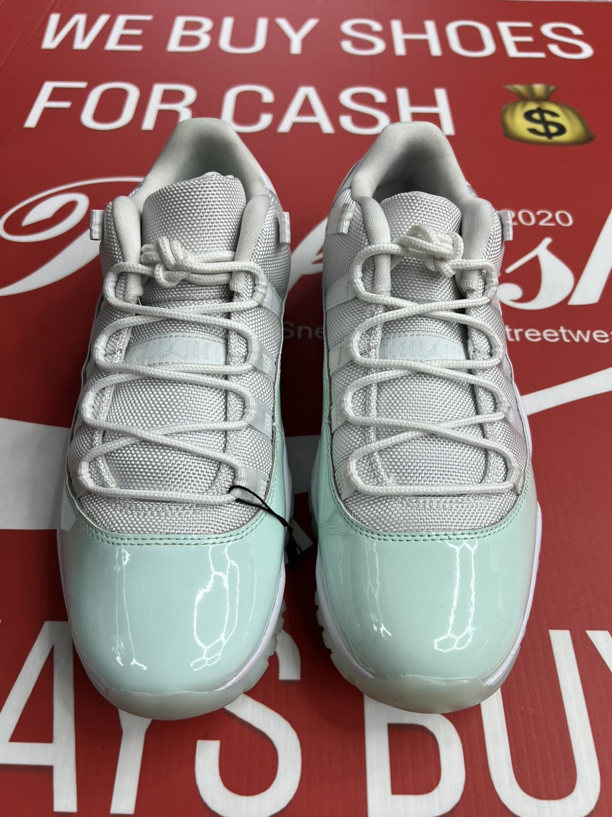Jordan Brand Air Jordan 11 Low Igloo Size 7Y/8.5W Size US 7 / EU 40 - 4 Thumbnail