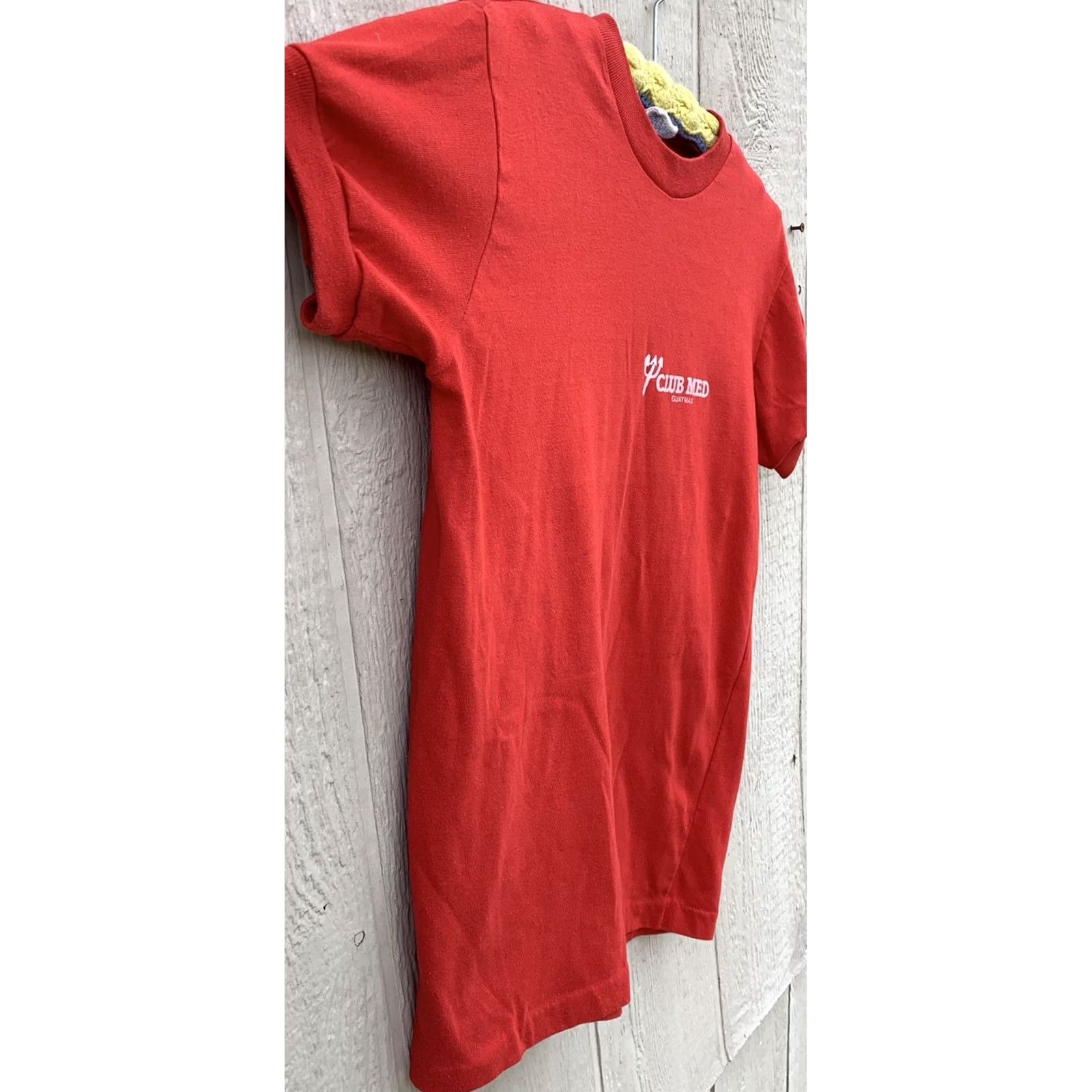 Vintage VINTAGE Club Med Guaymas T Shirt Graphic Print Short Sleeve Crew Neck Mens 38 Red Size US M / EU 48-50 / 2 - 5 Thumbnail