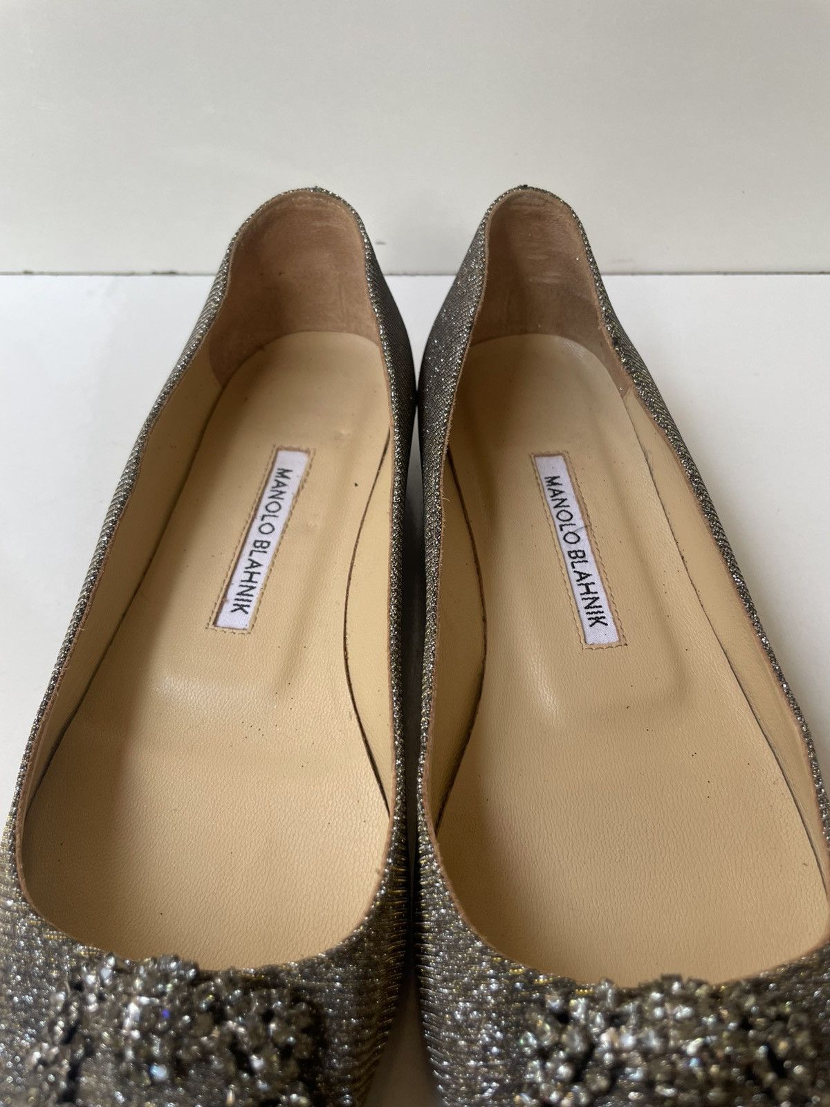 Manolo Blahnik Manolo Blahnik Hangisi Jeweled Glitter Silver Flats EUR 38 Size US 8 / IT 38 - 18 Thumbnail