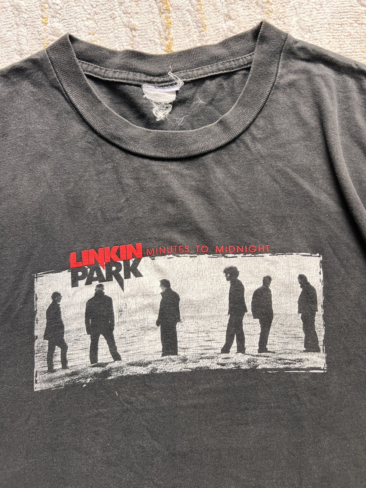 Band Tees × Vintage Vtg y2k Linkin Park Minutes To Midnight Promo Tshirt Size US M / EU 48-50 / 2 - 3 Thumbnail