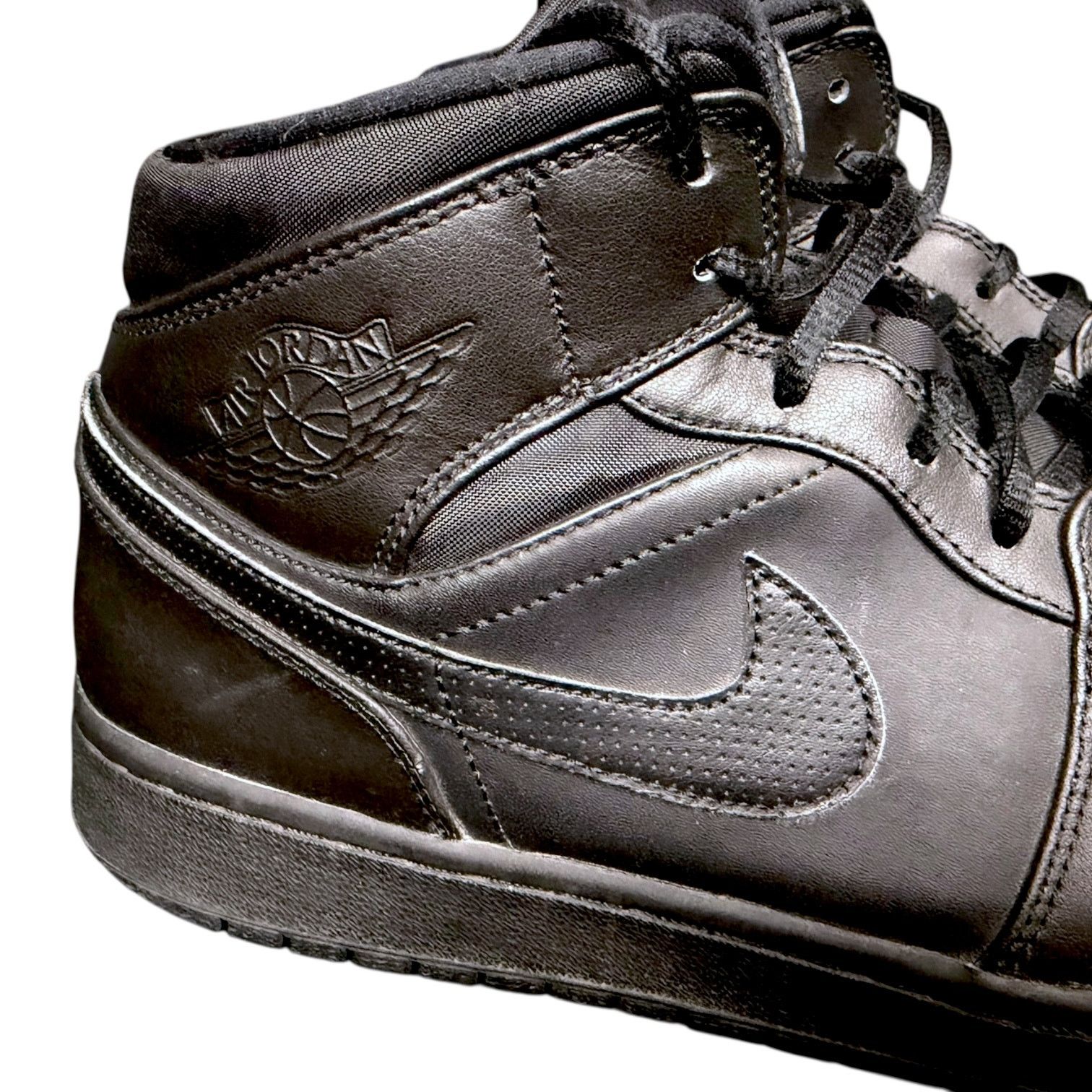 Nike Nike Air Jordan 1 Triple Black Shoes 554724-034 2016 12 Size US 12 / EU 45 - 2 Thumbnail