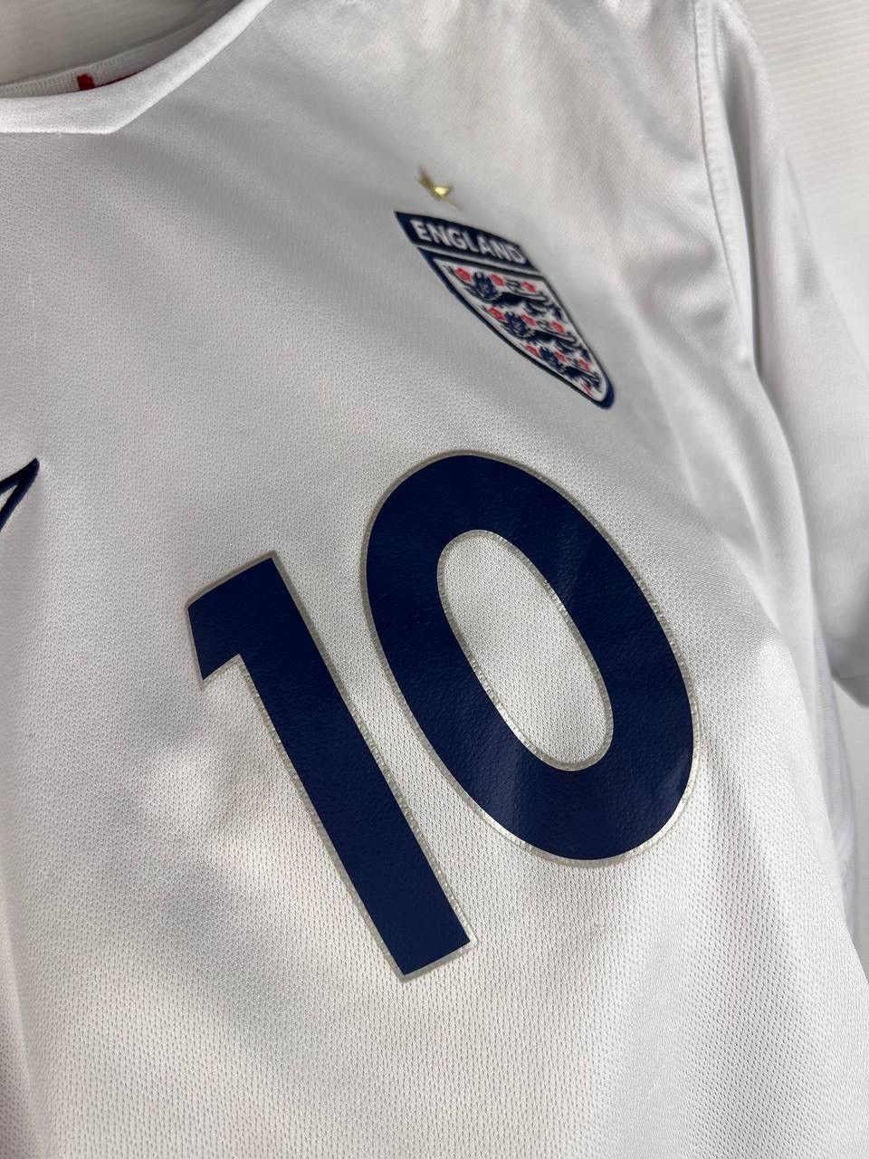 Umbro England Umbro Owen jersey size M Size US M / EU 48-50 / 2 - 10 Thumbnail