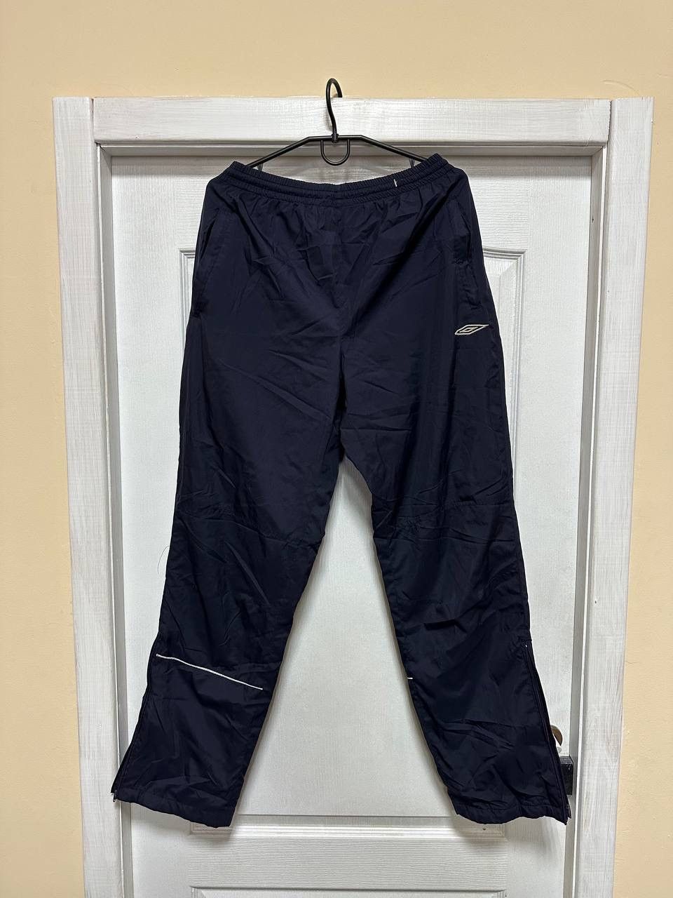 Umbro × Vintage Umbro track pants vintage drill Y2K joggers sweatpants navy Size US 31 - 1 Thumbnail
