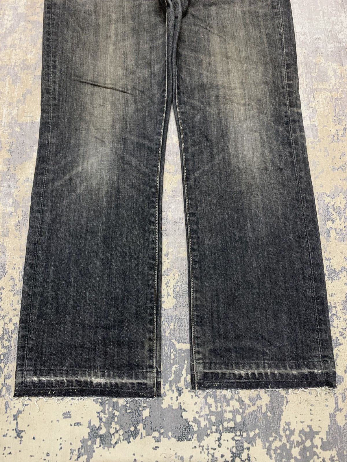 Undercover × Uniqlo W32x29 Uniqlo Jeans Faded Black Denim Jeans Size US 32 / EU 48 - 4 Thumbnail