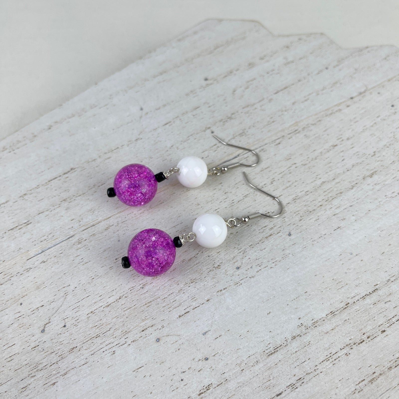 Handmade Crackle Glass Magenta Cream White Bead Earrings Handmade Size ONE SIZE - 3 Thumbnail
