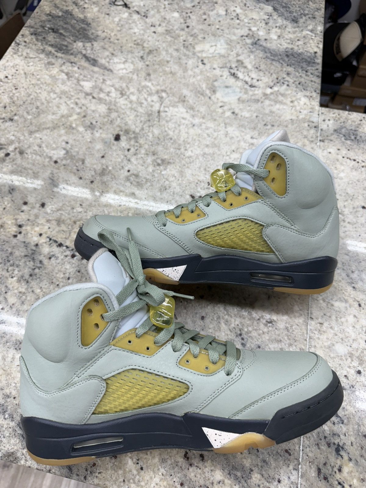 Jordan Brand Jordan 5 Retro Jade Horizon Size US 9.5 / EU 42-43 - 2 Thumbnail