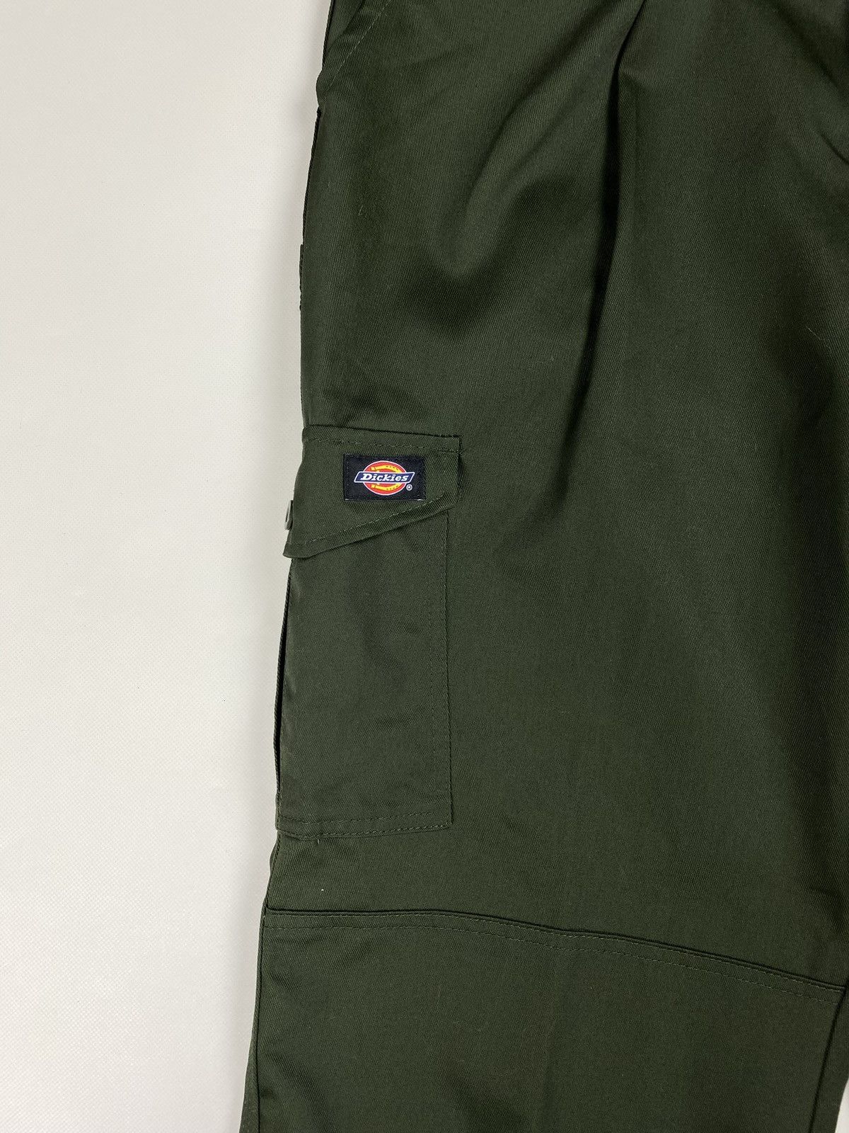 Dickies BNWT! Dickies Workwear men’s cargo pants trousers Size US 42 / EU 58 - 10 Thumbnail