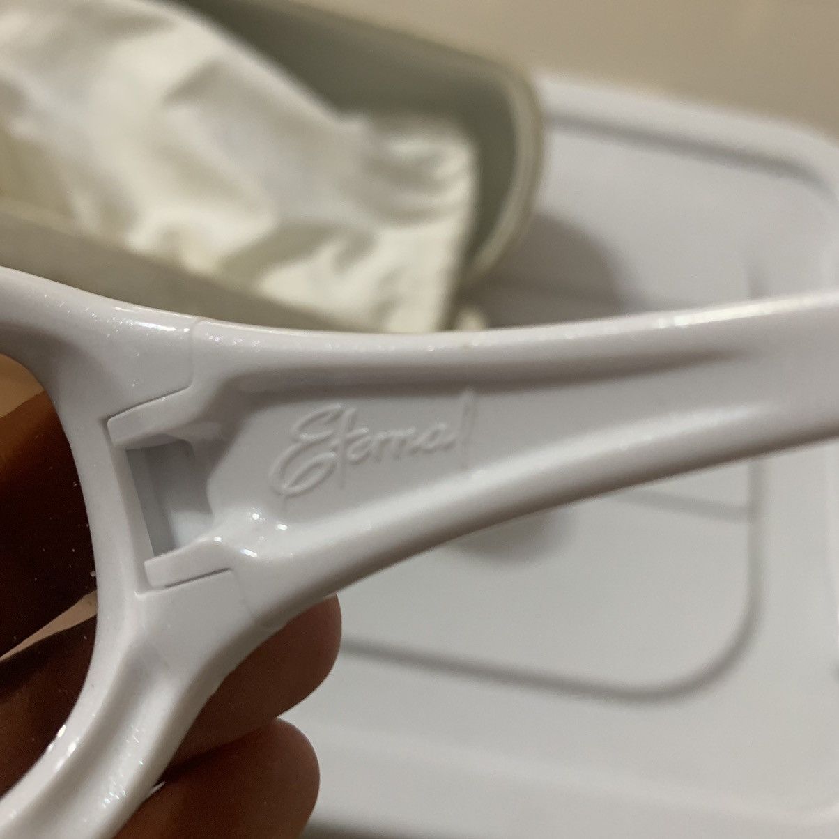 Oakley Rare Oakley Eternal White Pearl Sunglasses Size ONE SIZE - 7 Thumbnail