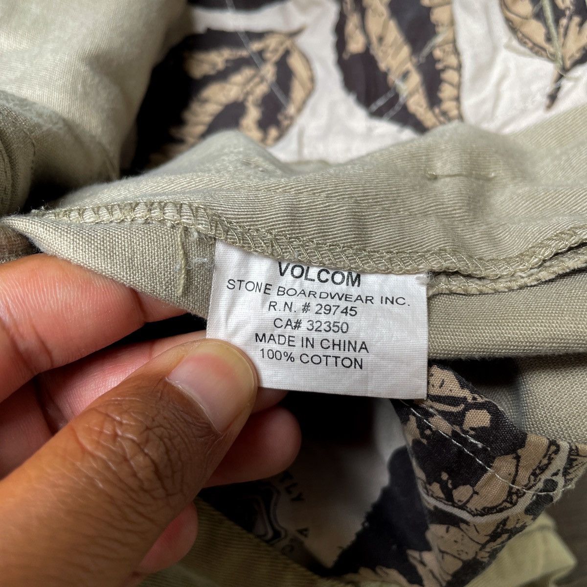 Vintage × Volcom Vintage 90’s Volcom Stone “Apocalypse Shorts” Jorts Cargo Size US 30 / EU 46 - 11 Thumbnail