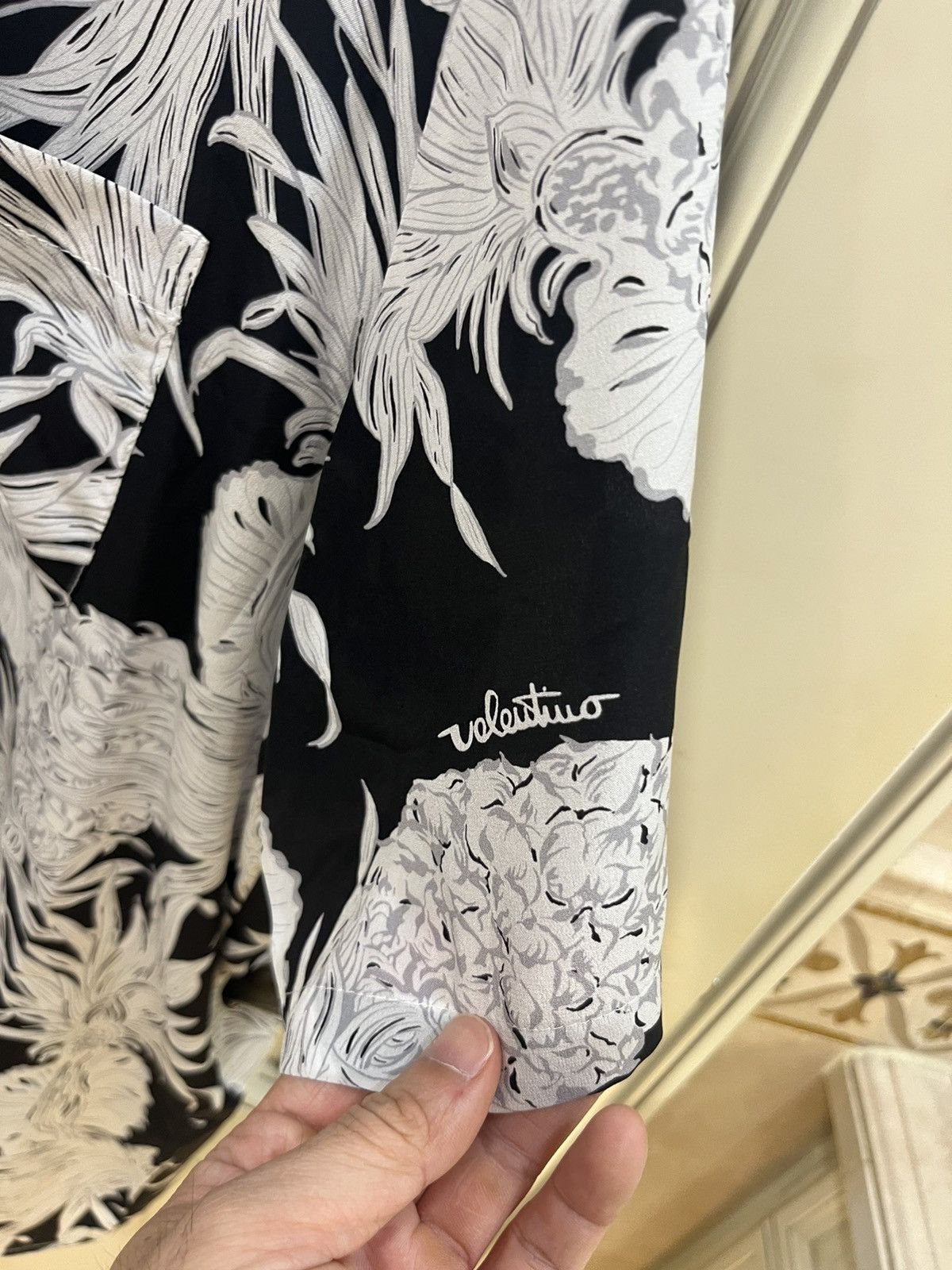 Valentino Pineapple print silk bowling shirt size46 Size US S / EU 44-46 / 1 - 9 Thumbnail