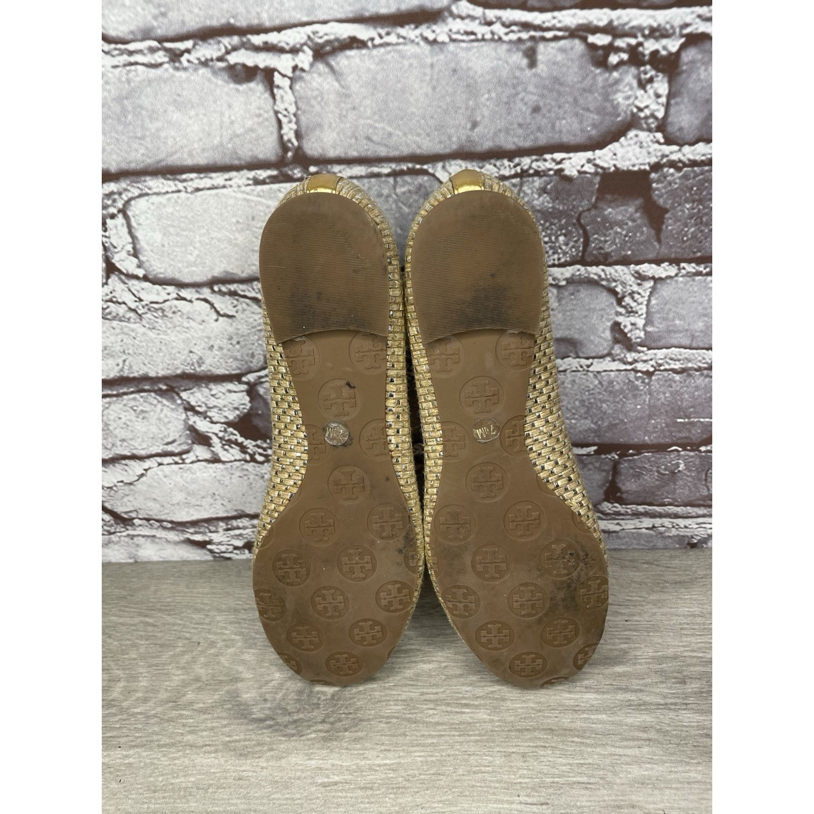 Tory Burch Tory Burch Straw Reva Gold Leather Logo Ballet Flats Women’s Size US 7.5 / IT 37.5 - 8 Thumbnail