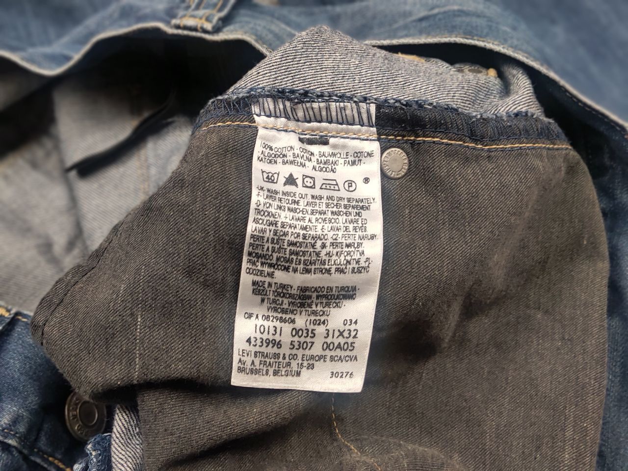 Levi's Rare Vintage 90s Levis Engineered Denim Jeans Twisted Faded Size US 32 / EU 48 - 19 Thumbnail