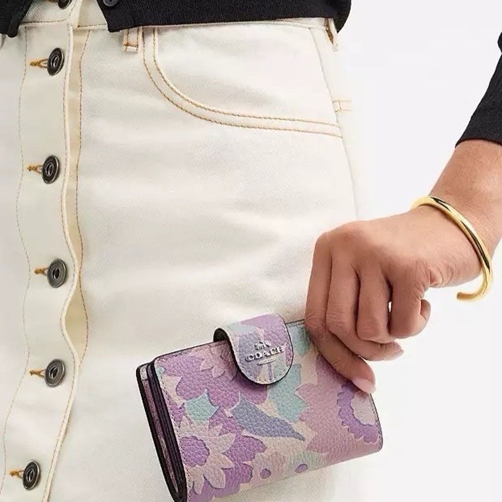 Coach NWT Coach Medium Corner Zip Wallet CBO31 Silver/Ivory Multi Size ONE SIZE - 10 Thumbnail